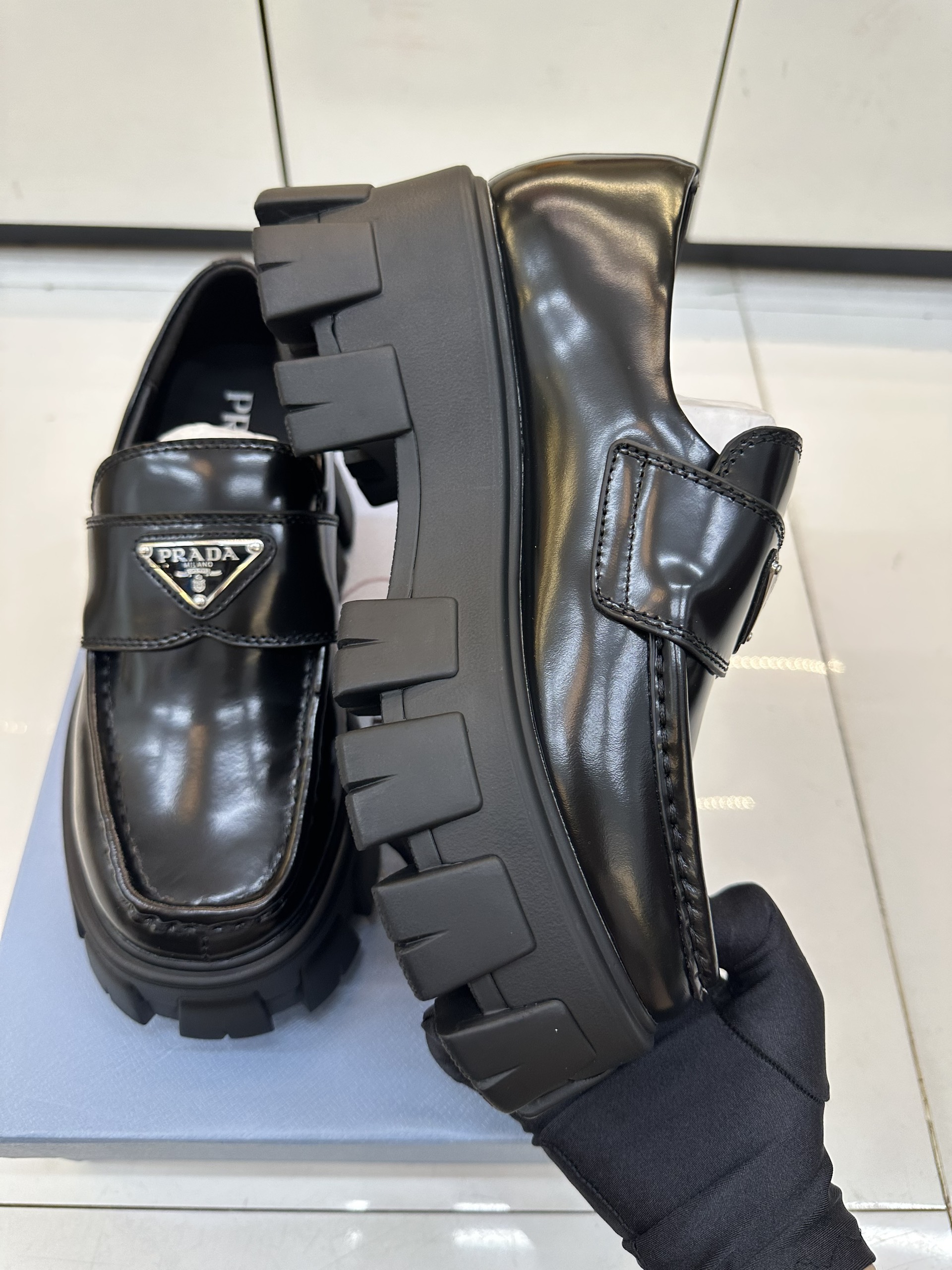 Giày Prada Brushed Leather Monolith Loafers Siêu Cấp Màu Đen Heel 5,5cm Size 37