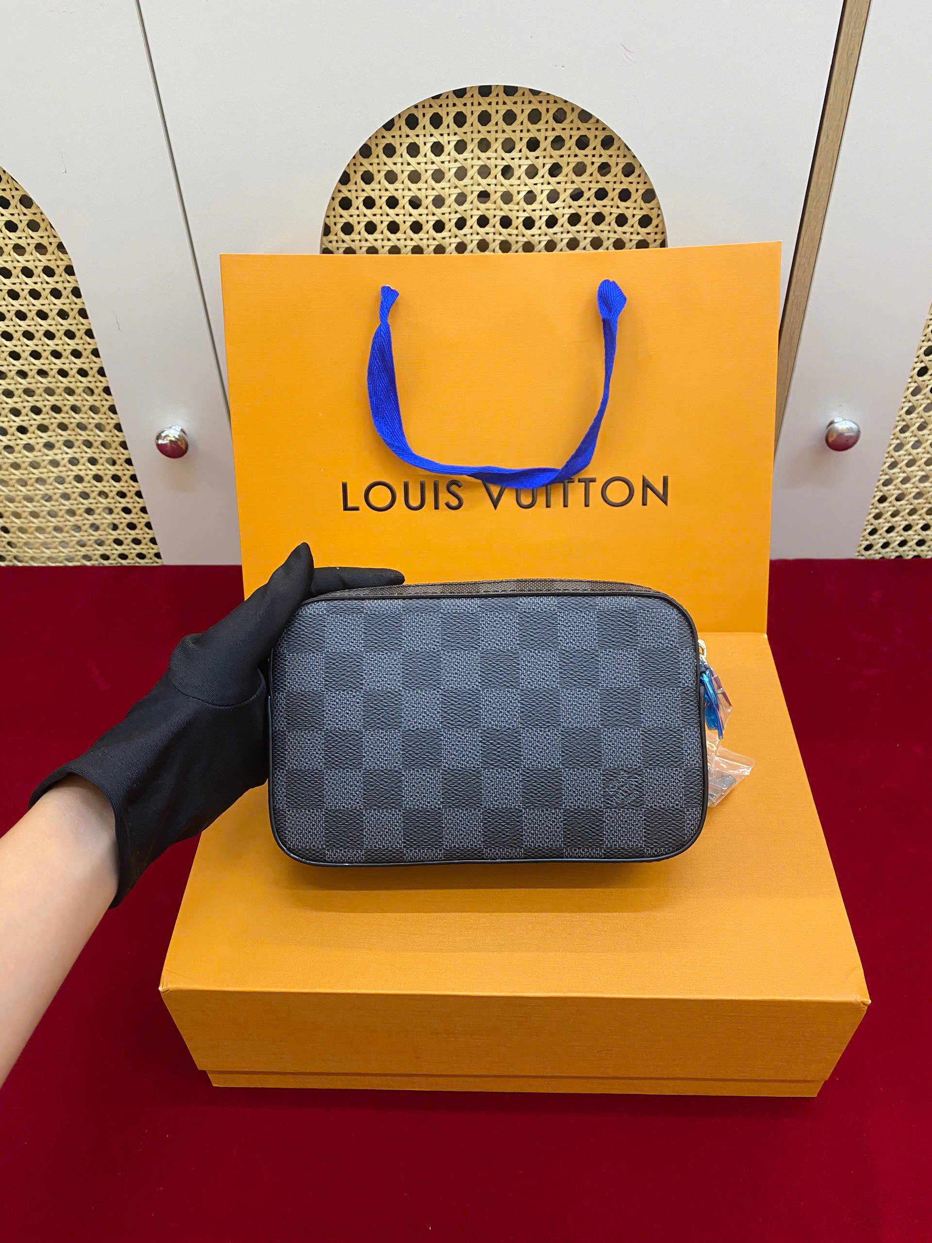 Túi LV Alpha Wearable Wallet Siêu Cấp Size 18.5cm M81260