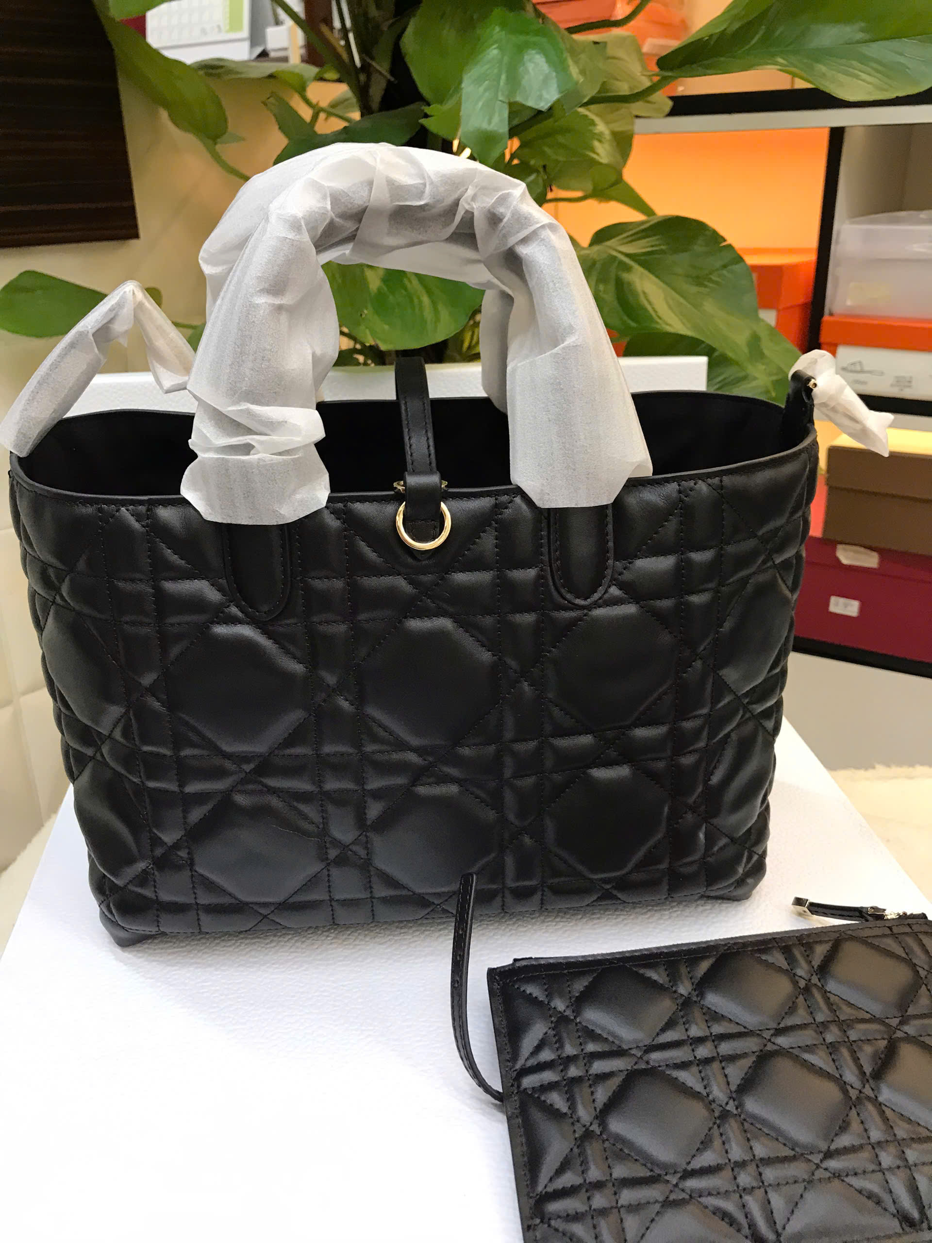 Túi Medium Dior Toujours Bag Black Macrocannage Calfskin Vip Màu Đen Size 28.5cm