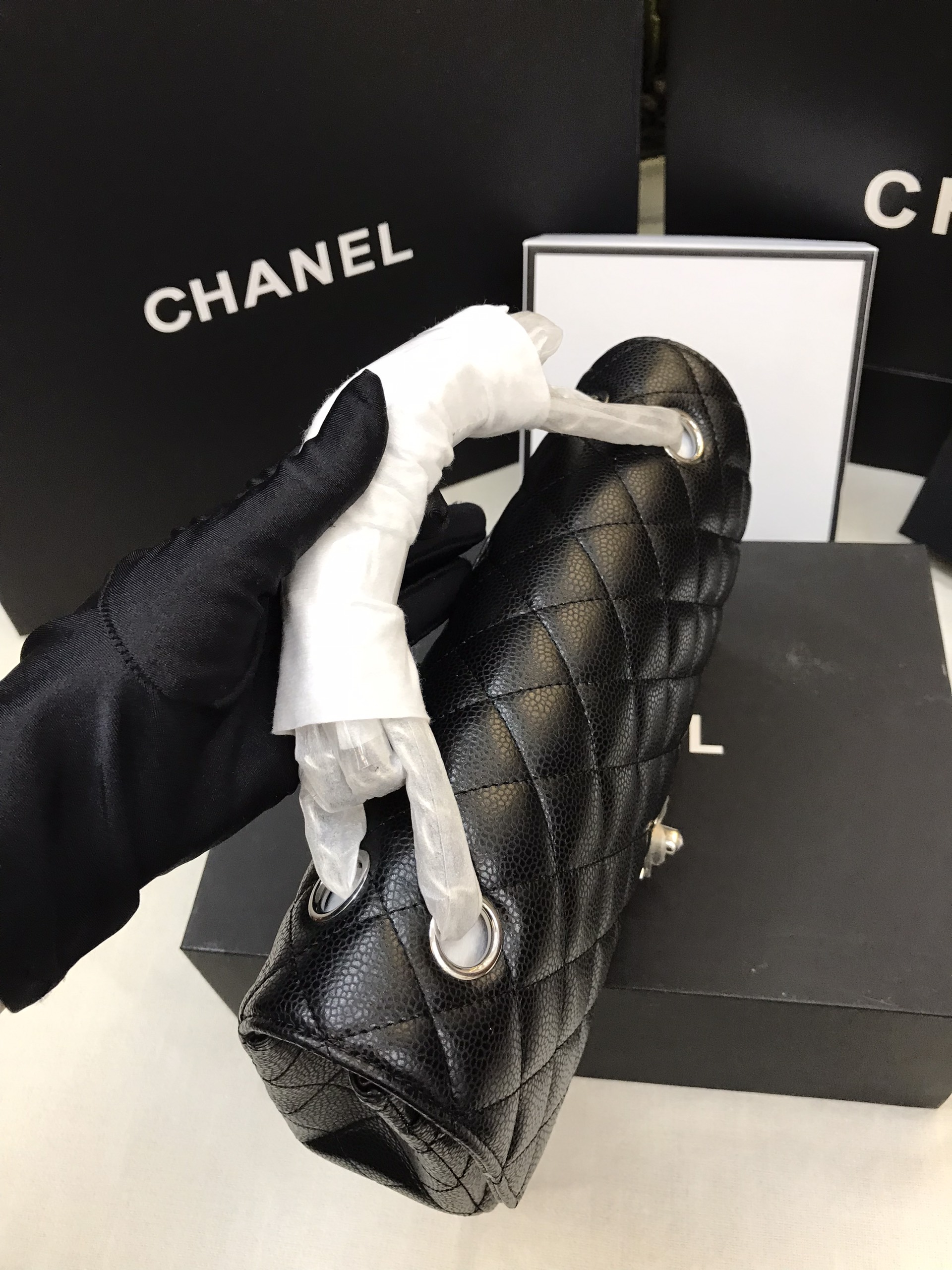 Túi Chanel Classic Flap Super Màu Đen Da Hạt Size 23cm