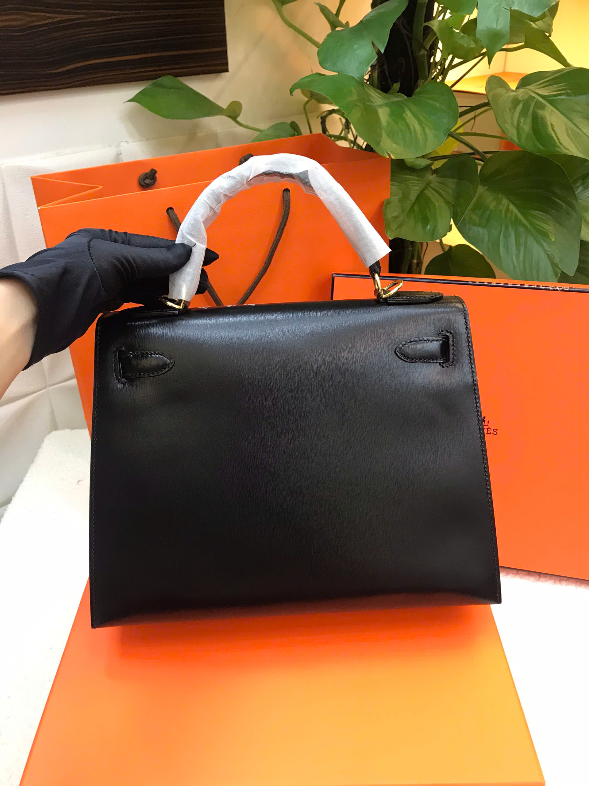 Túi Hermes Vintage Hermès Kelly 28 Sellier Black Box Painted 