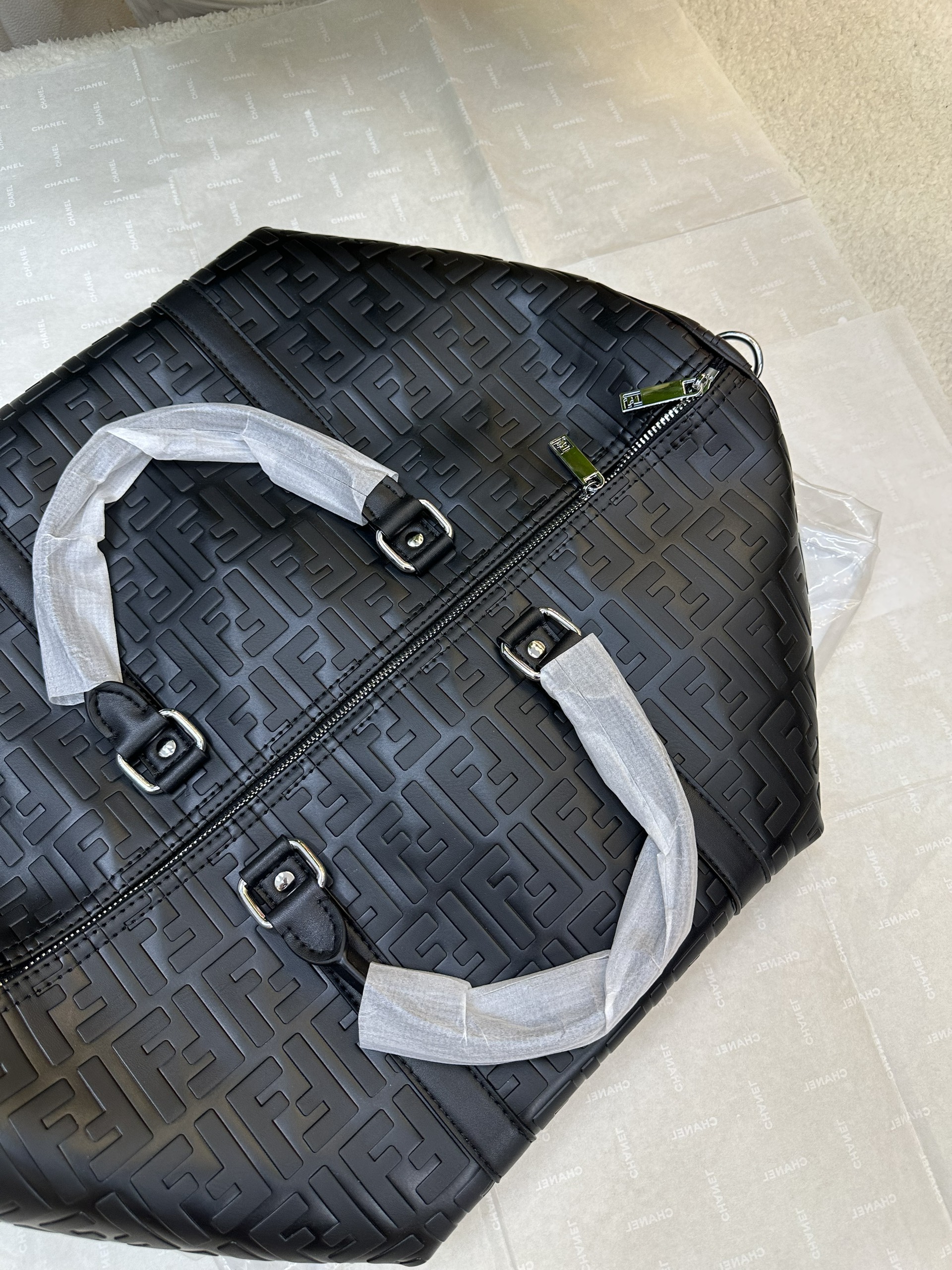 Túi Fendi Medium FF Duffle Super Màu Đen Size 55cm