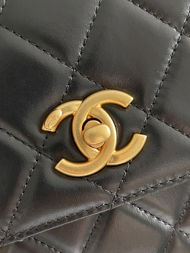 Túi Xách Chanel 23P Quai Sắt Vip Màu Đen Size 18cm