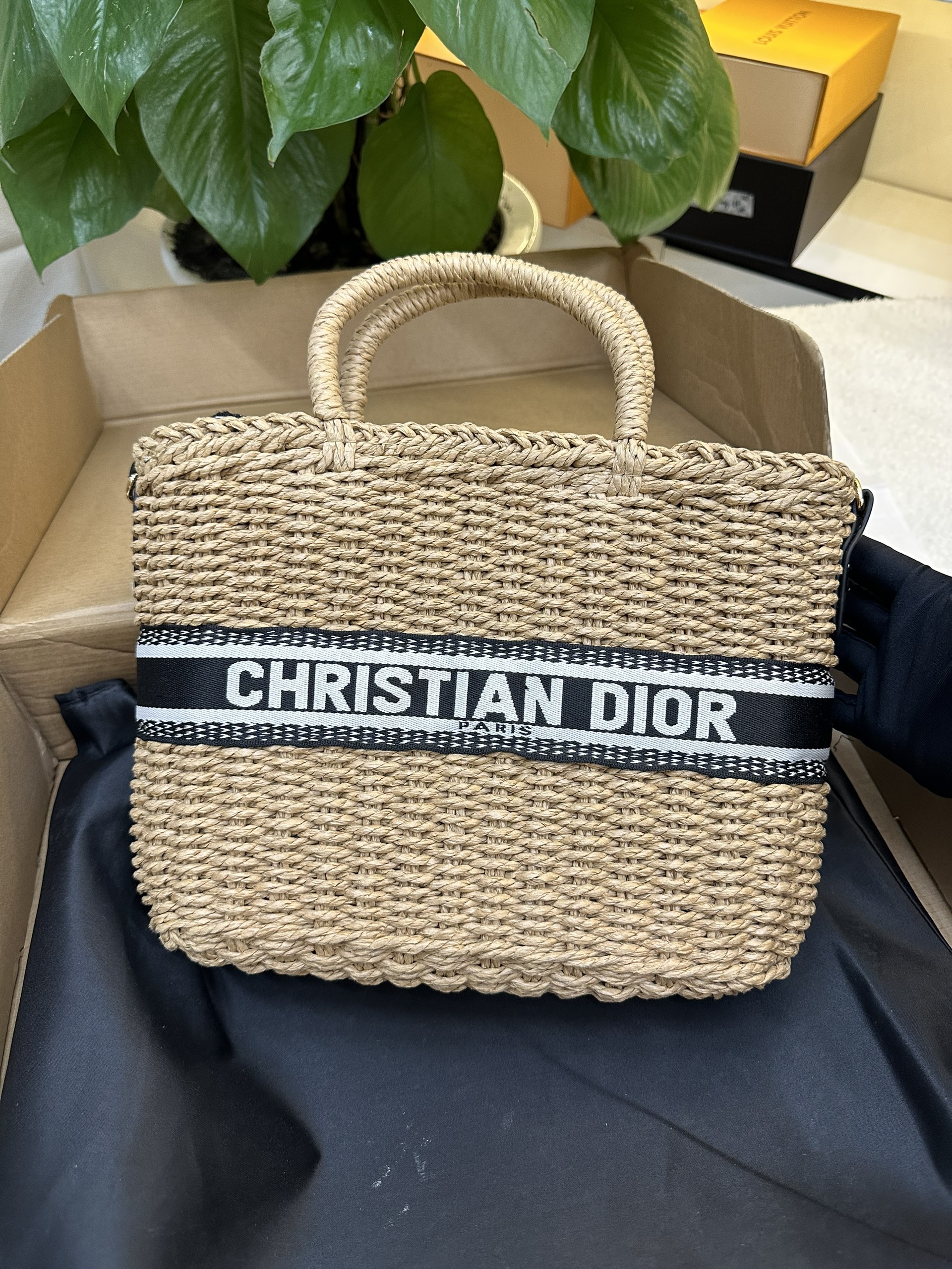 Túi Dior Hat Basket Bag Natural Wicker and Blue Dior Oblique Jacquard Super Size 35