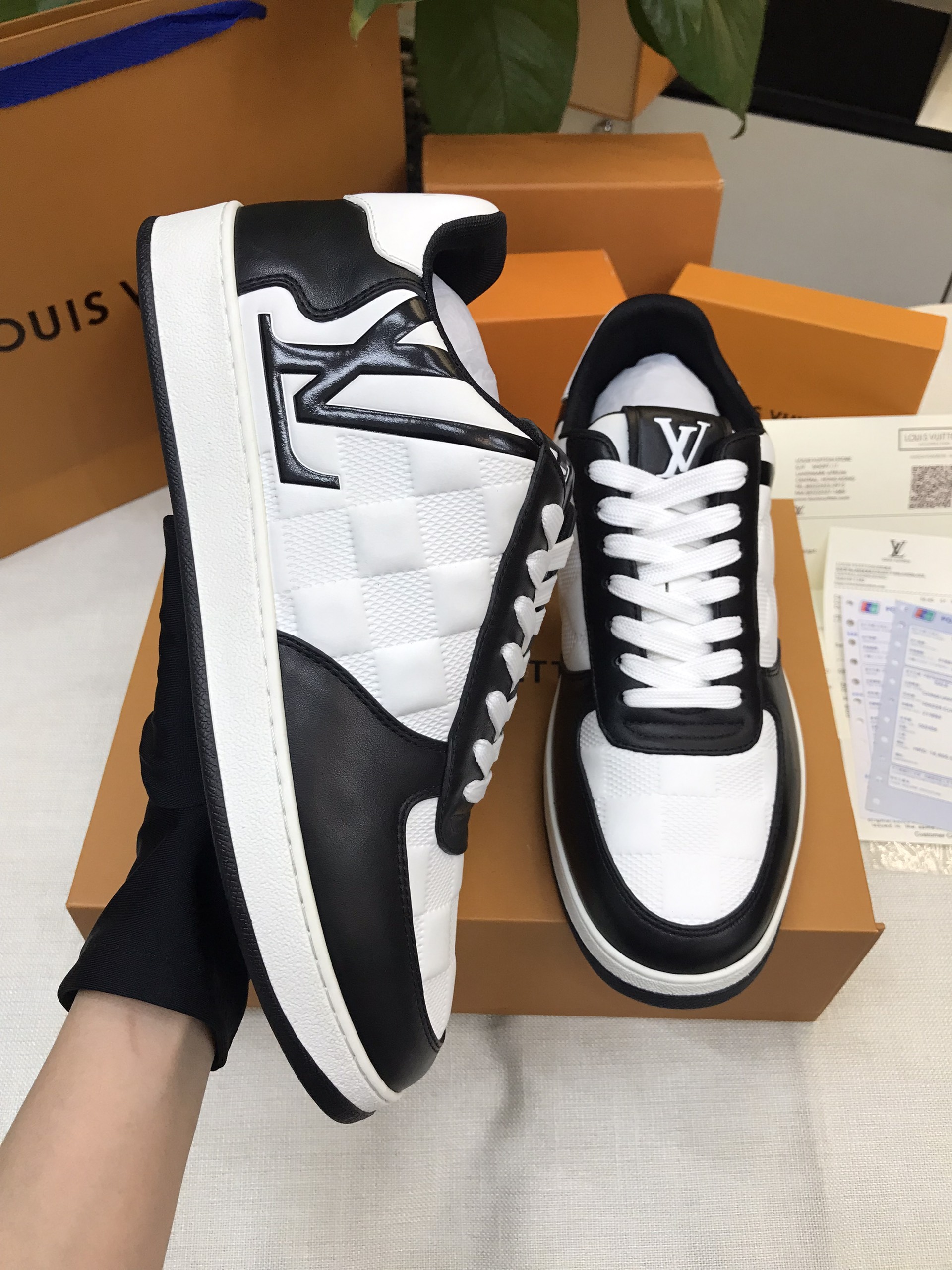 Giày LV Rivoli Sneaker Siêu Cấp Size 41