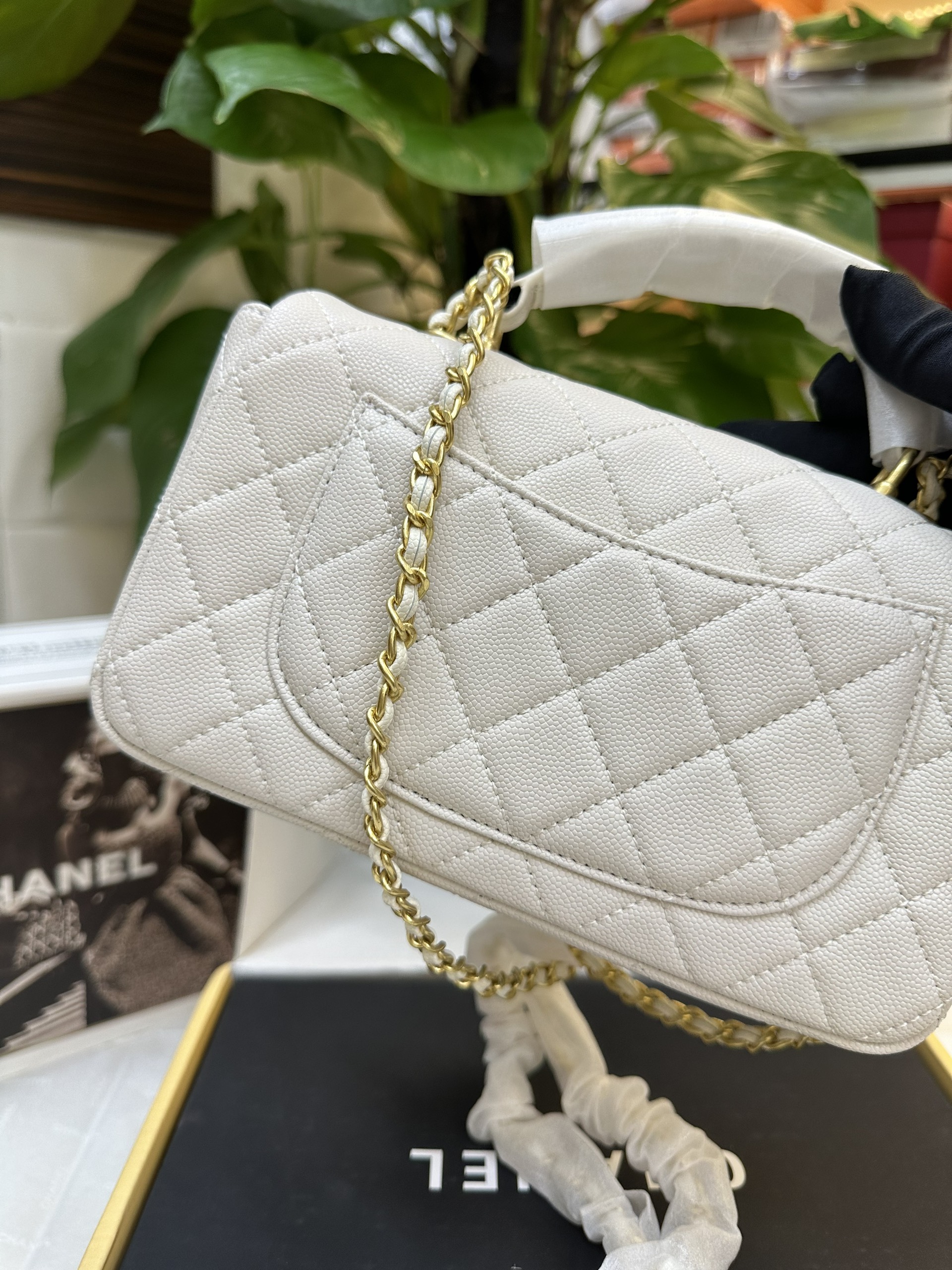 Túi Chanel Mini 8 Hadle Caviar White Super Màu Trắng Da Hạt Size 20cm