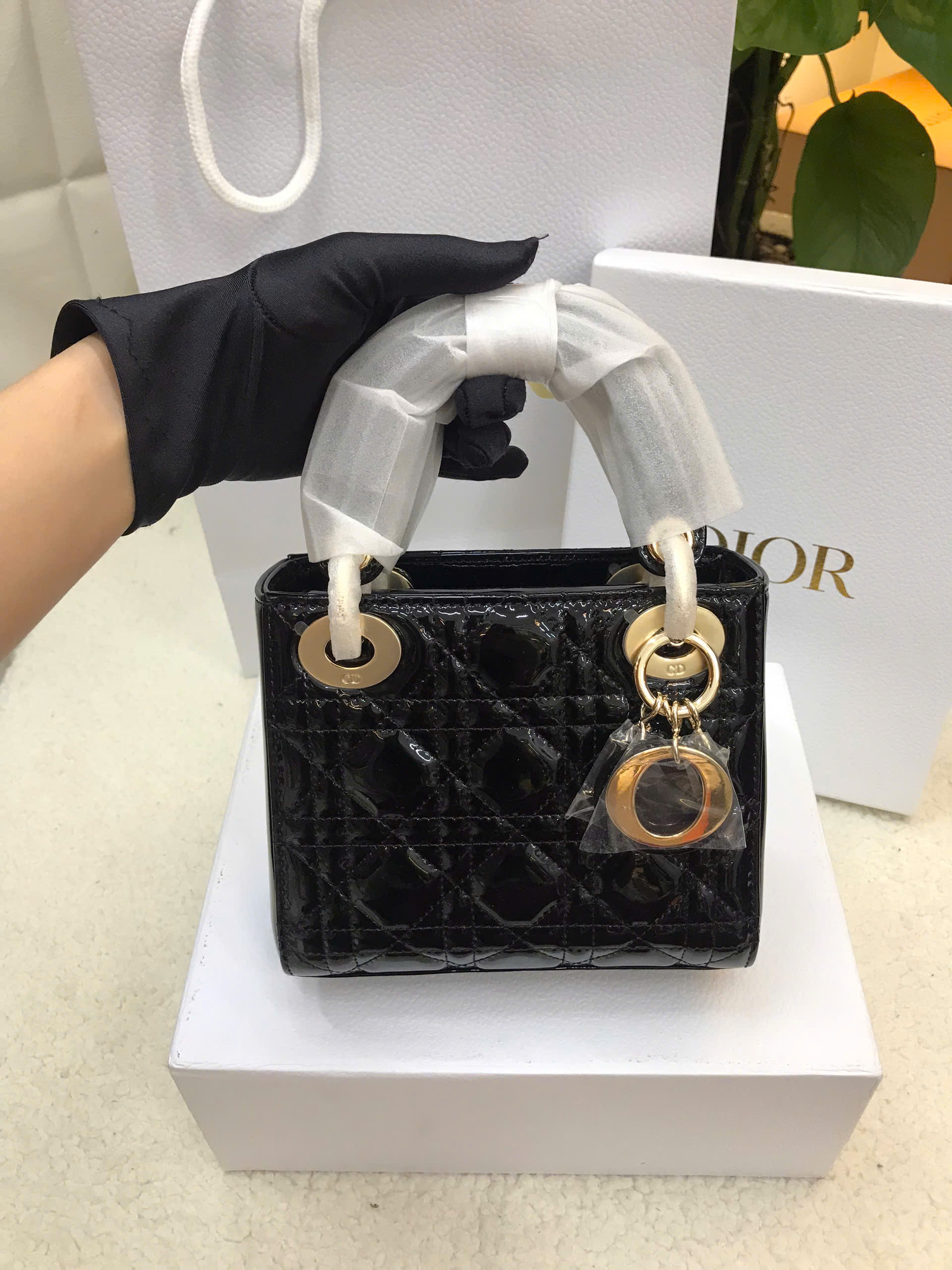 Túi Mini Lady Dior Bag Black Patent Cannage Calfskin Vip Màu Đen Size 17cm