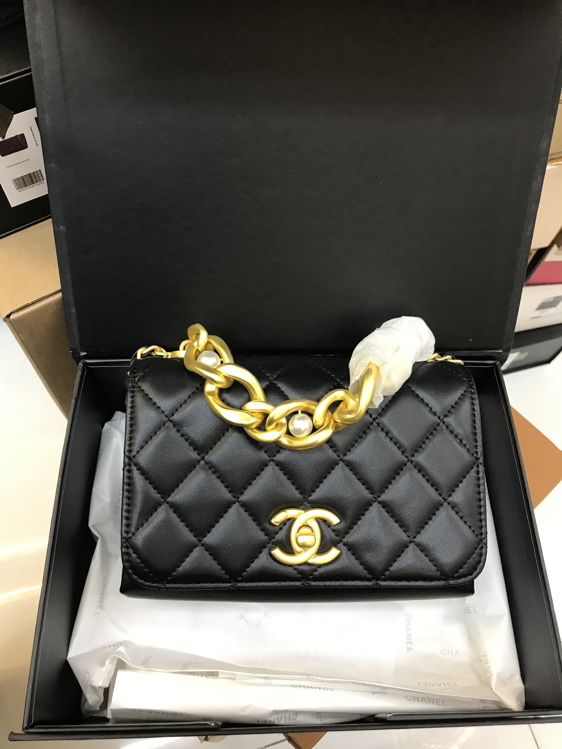 Túi Xách Chanel Super 2021 Nắp Gập Xích Vàng Hạt Ngọc Màu Đen Size 15cm