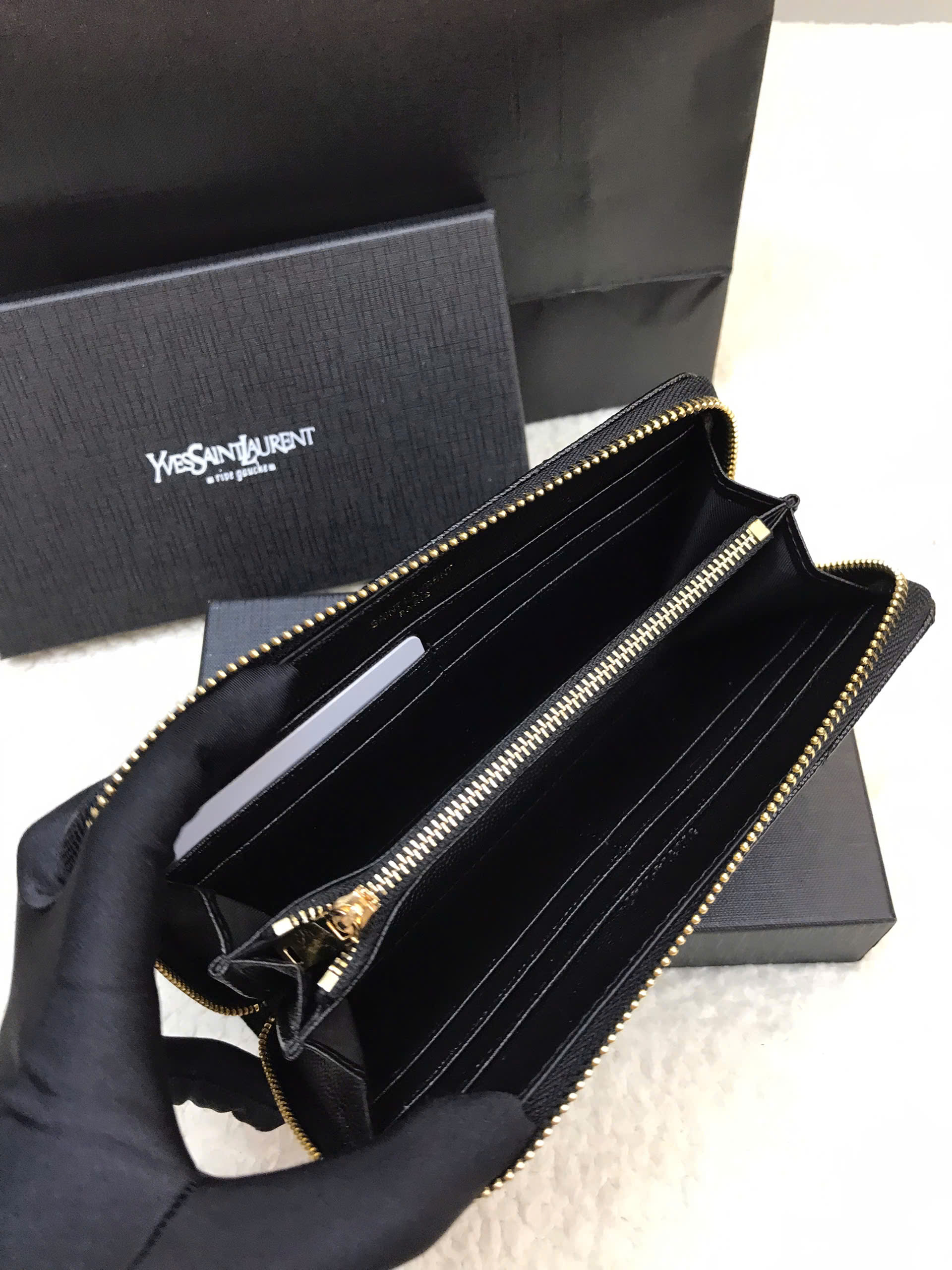 Ví YSL Cassandre Matelassé Zip Around  Wallet In Grain De Poudre Leather Super Da Hạt