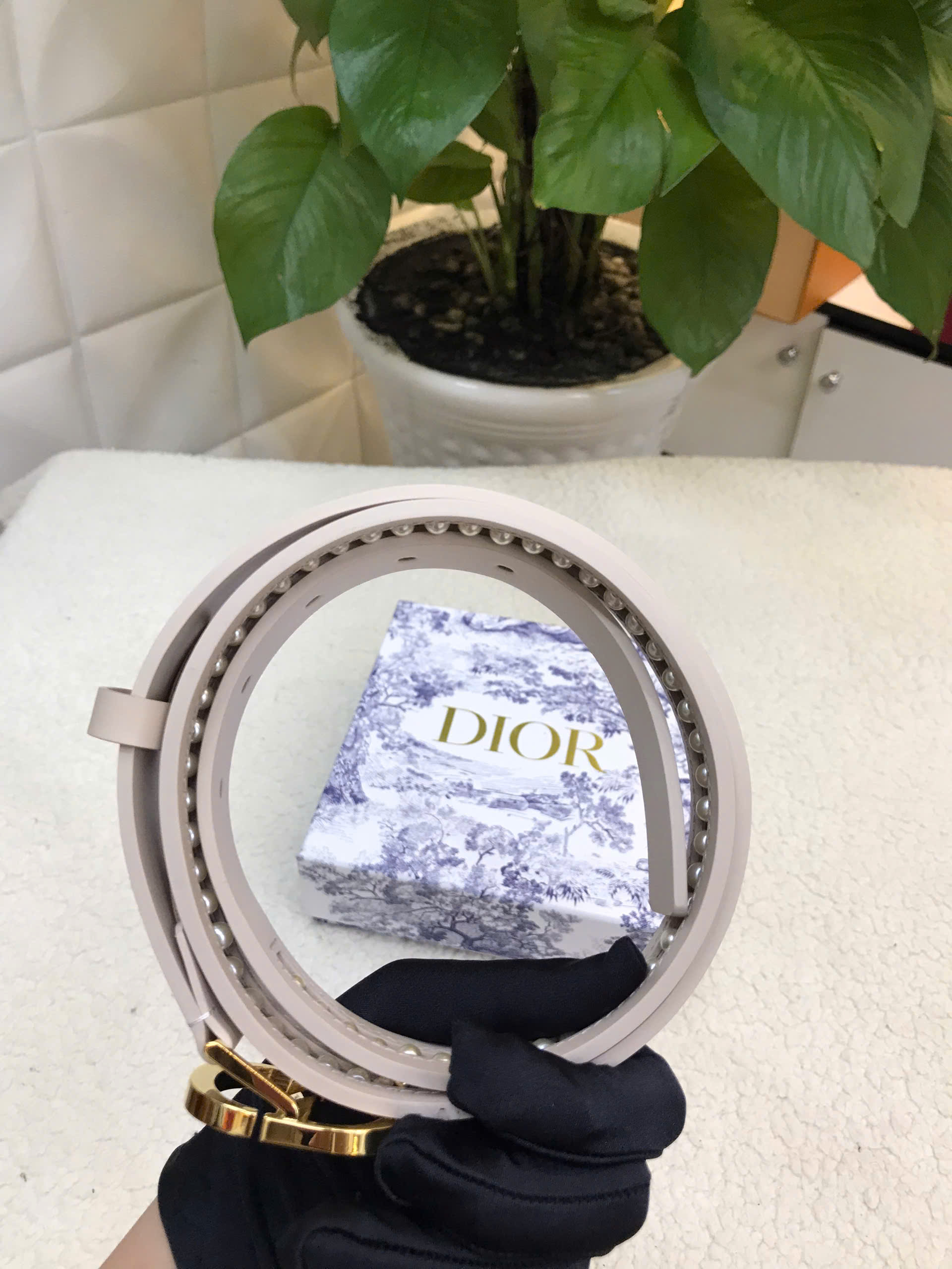 Thắt Lưng Dior Ngọc Trai Siêu Cấp Màu Be Size 90-105cm