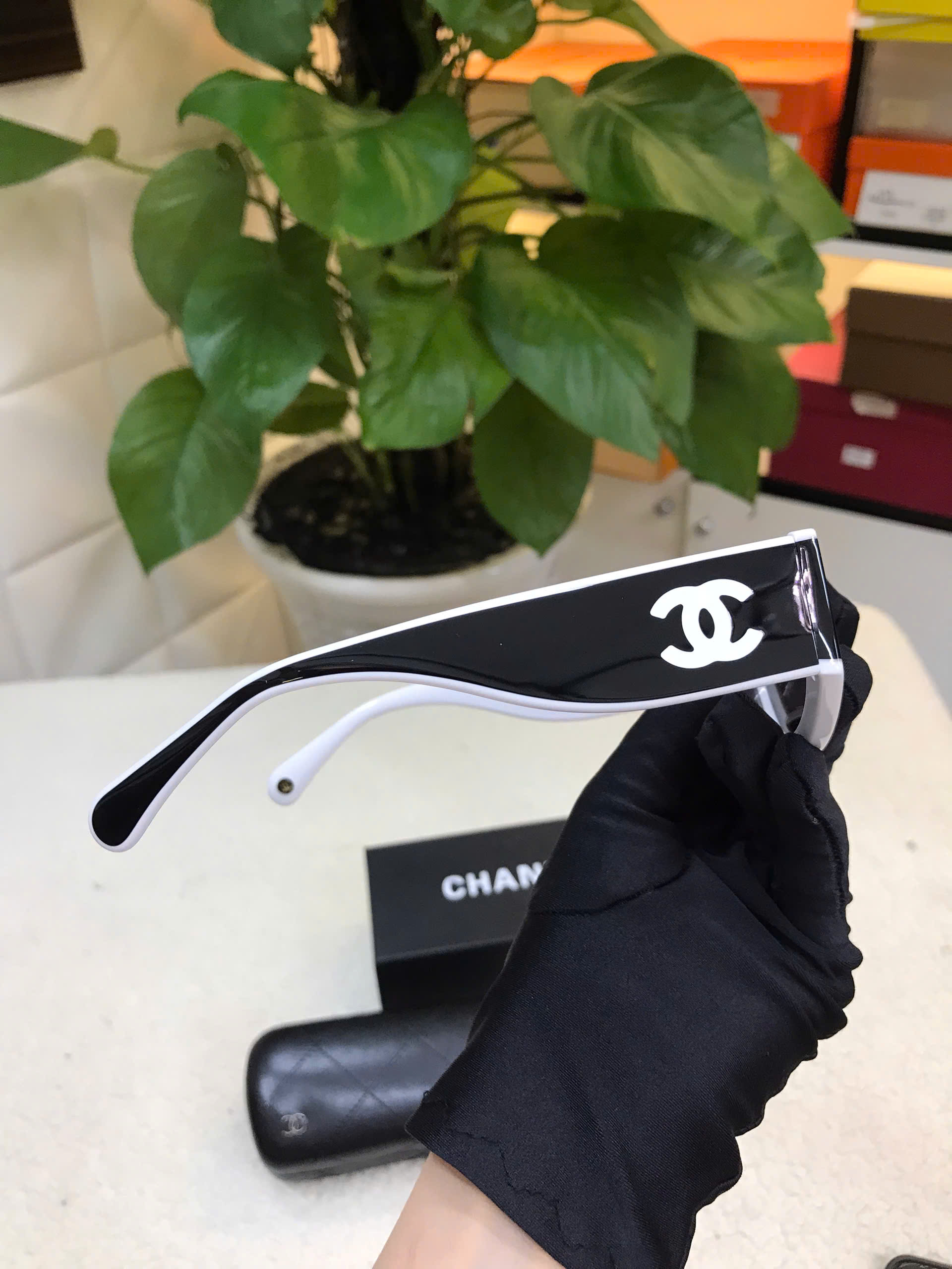 Kính Mát Chanel Cat Eye Sunglasses Siêu Cấp Màu Trắng