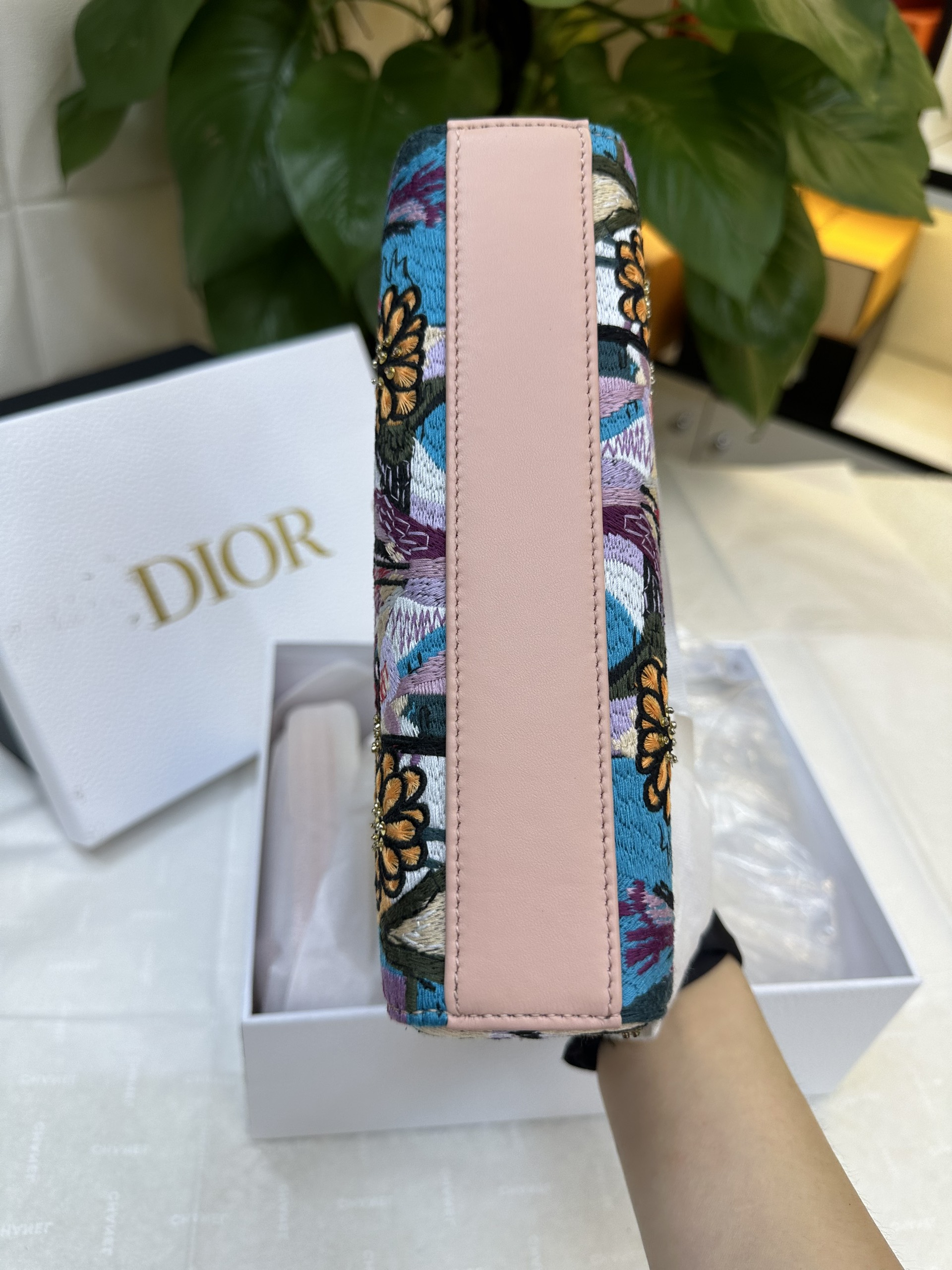 Túi Dior Small Lady D-Joy Hoa Văn Size 22cm