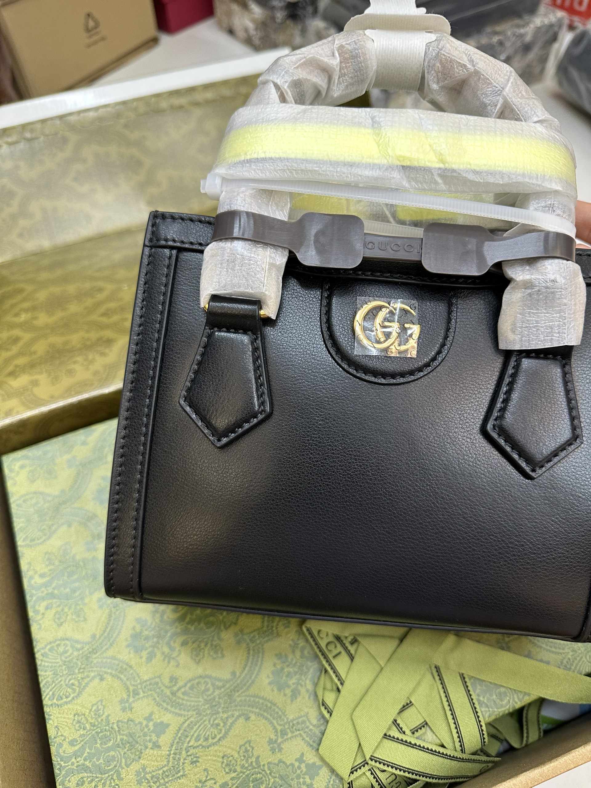 Túi Gucci Diana Mini Tote Black Leather ‎Siêu Cấp 655661