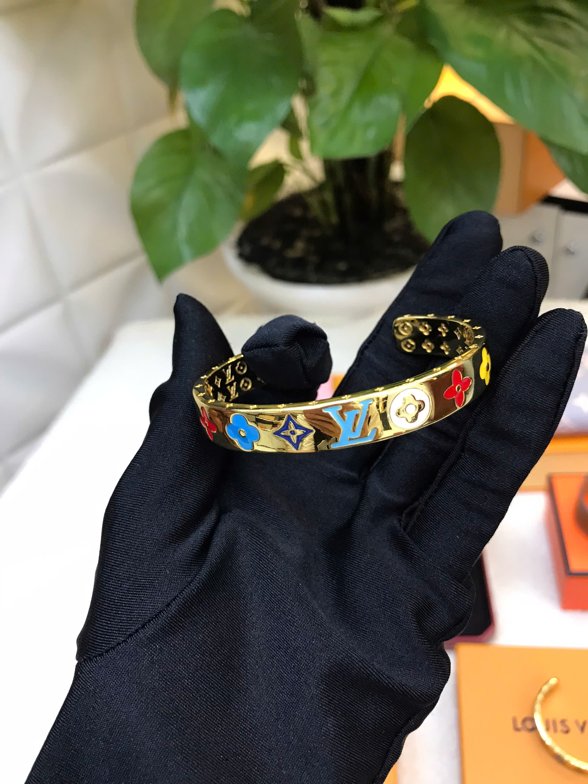 Vòng Tay LV Bracelet Super Màu Vàng