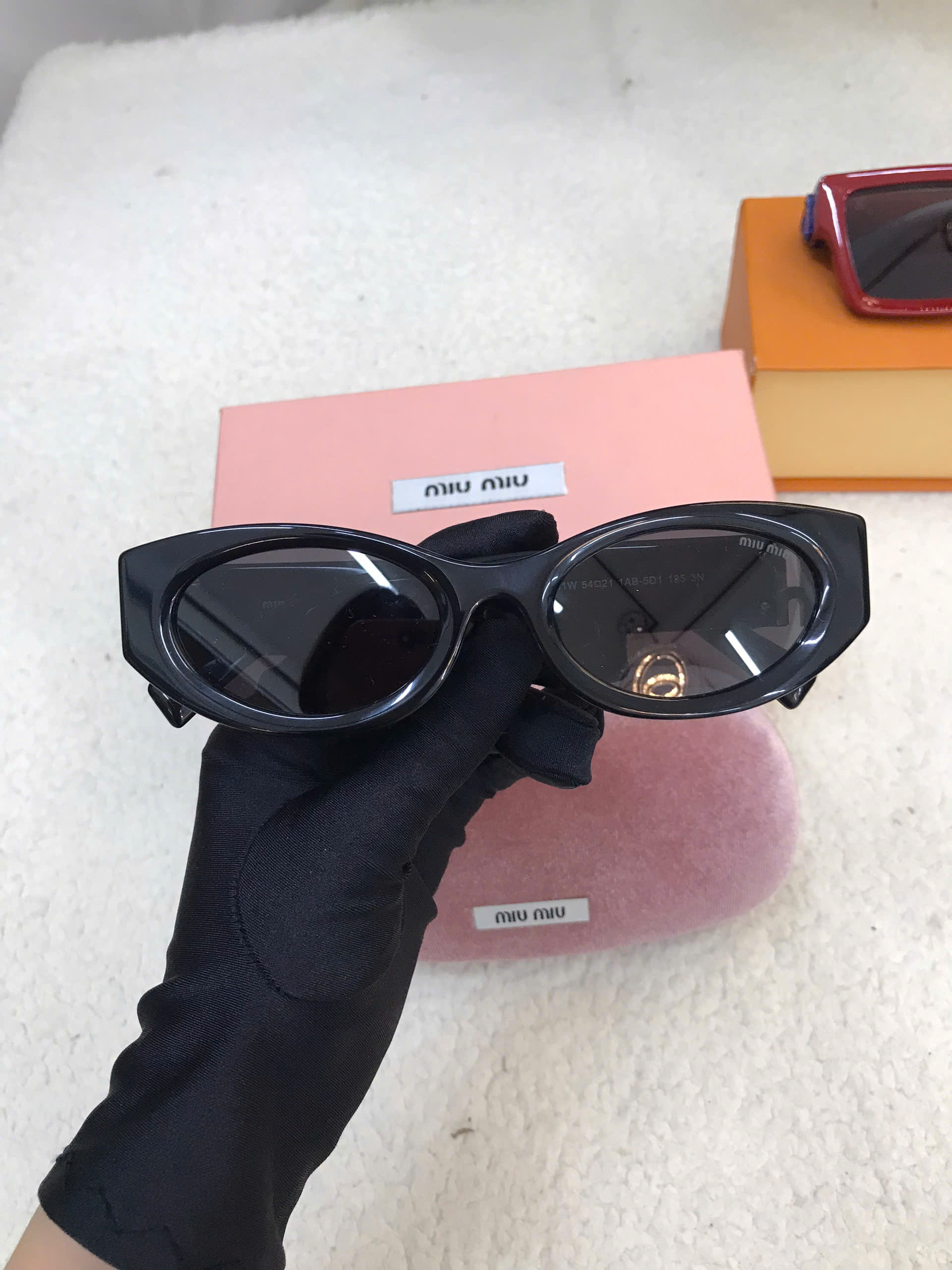 Kính Mát Miu Glimpse Sunglasses Siêu Cấp Màu Đen