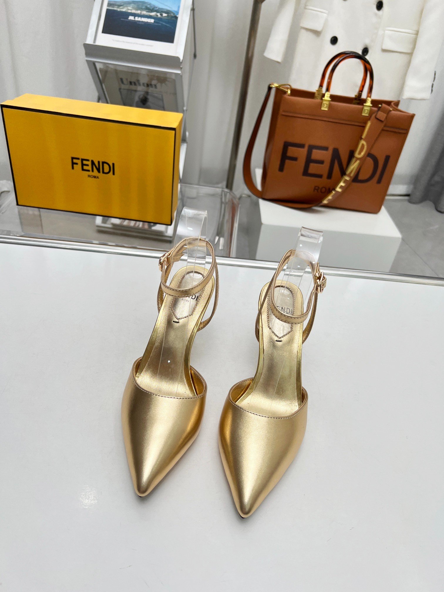 Giày Cao Gót Fendi Fenjia Siêu Cấp Vàng Đồng Size 35-39