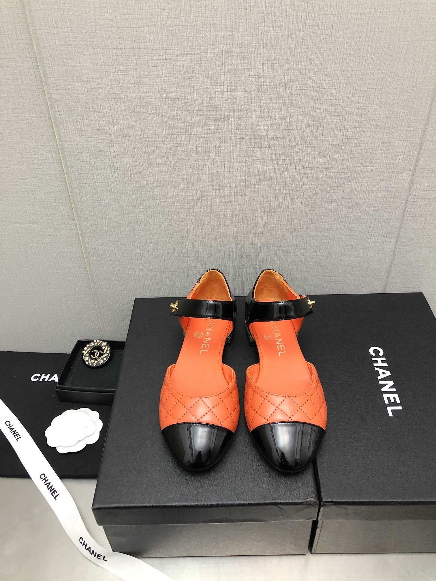 Giày Chanel 23P Catwalk Siêu Cấp Cam Đen Size 35-39