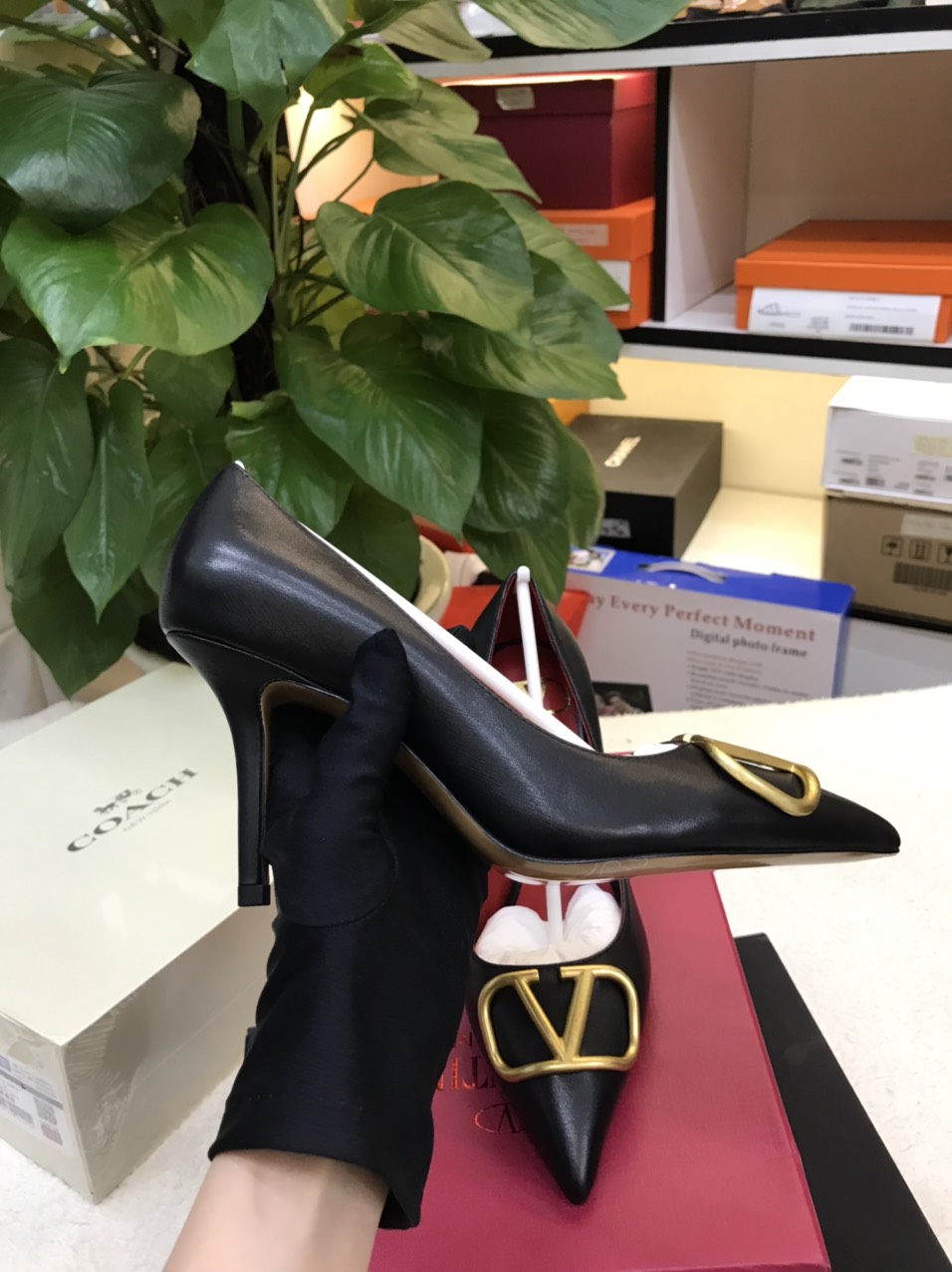 Giày Valentino VLogo Calfskin Pumps Black Siêu Cấp Heels 8cm Size 36