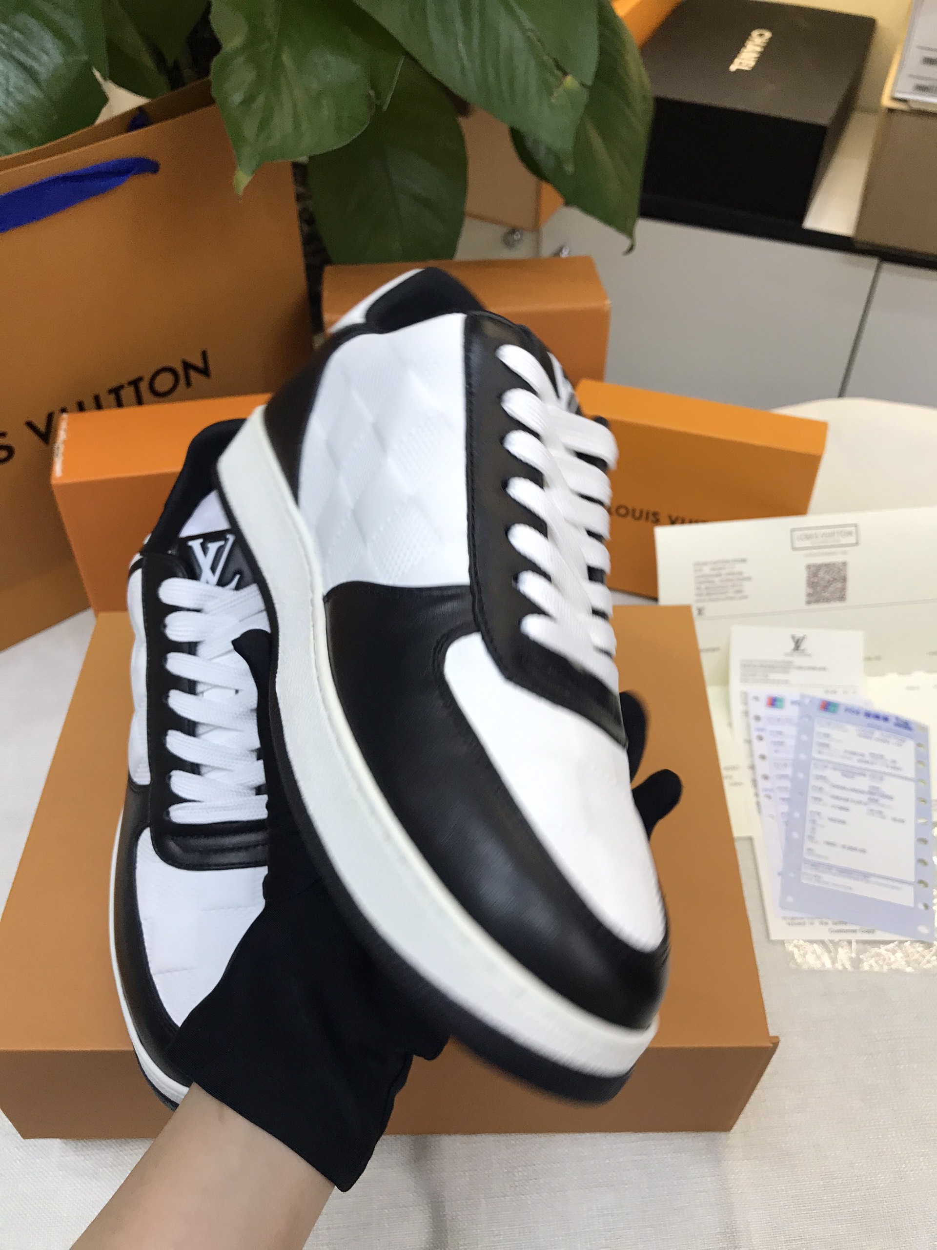 Giày LV Rivoli Sneaker Siêu Cấp Size 41