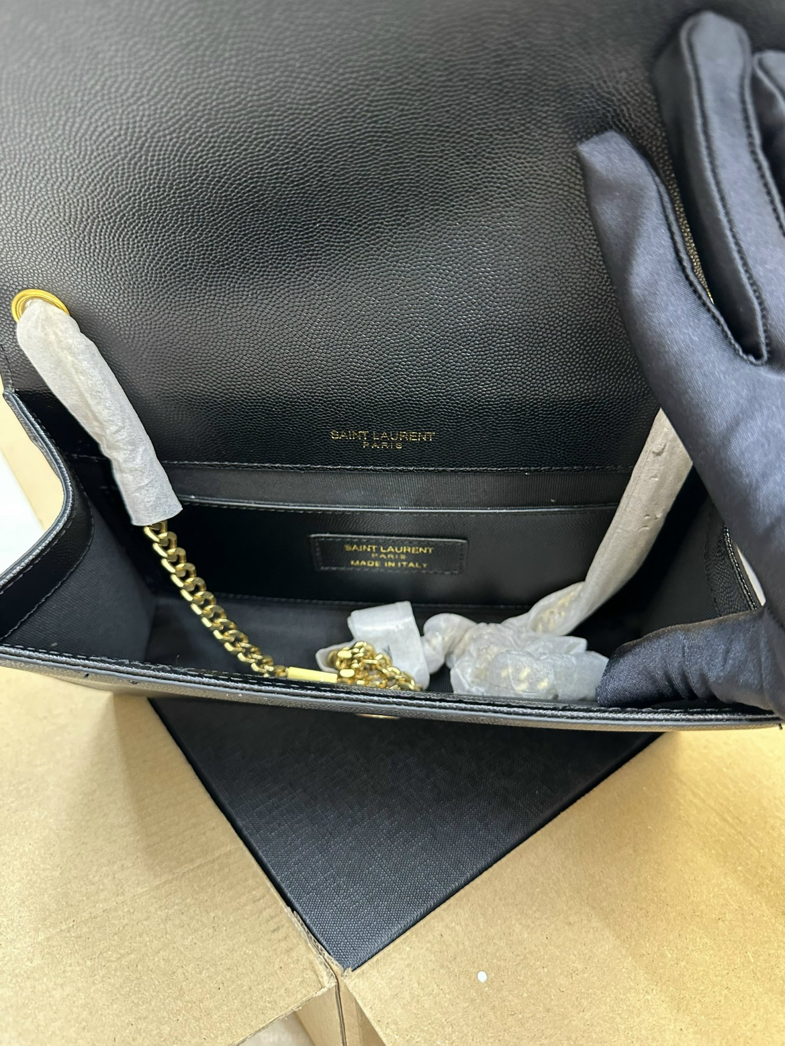 Túi YSL Saint Laurent Kate Medium Crossbody Bag Super Màu Đen Khóa Vàng Size 24cm