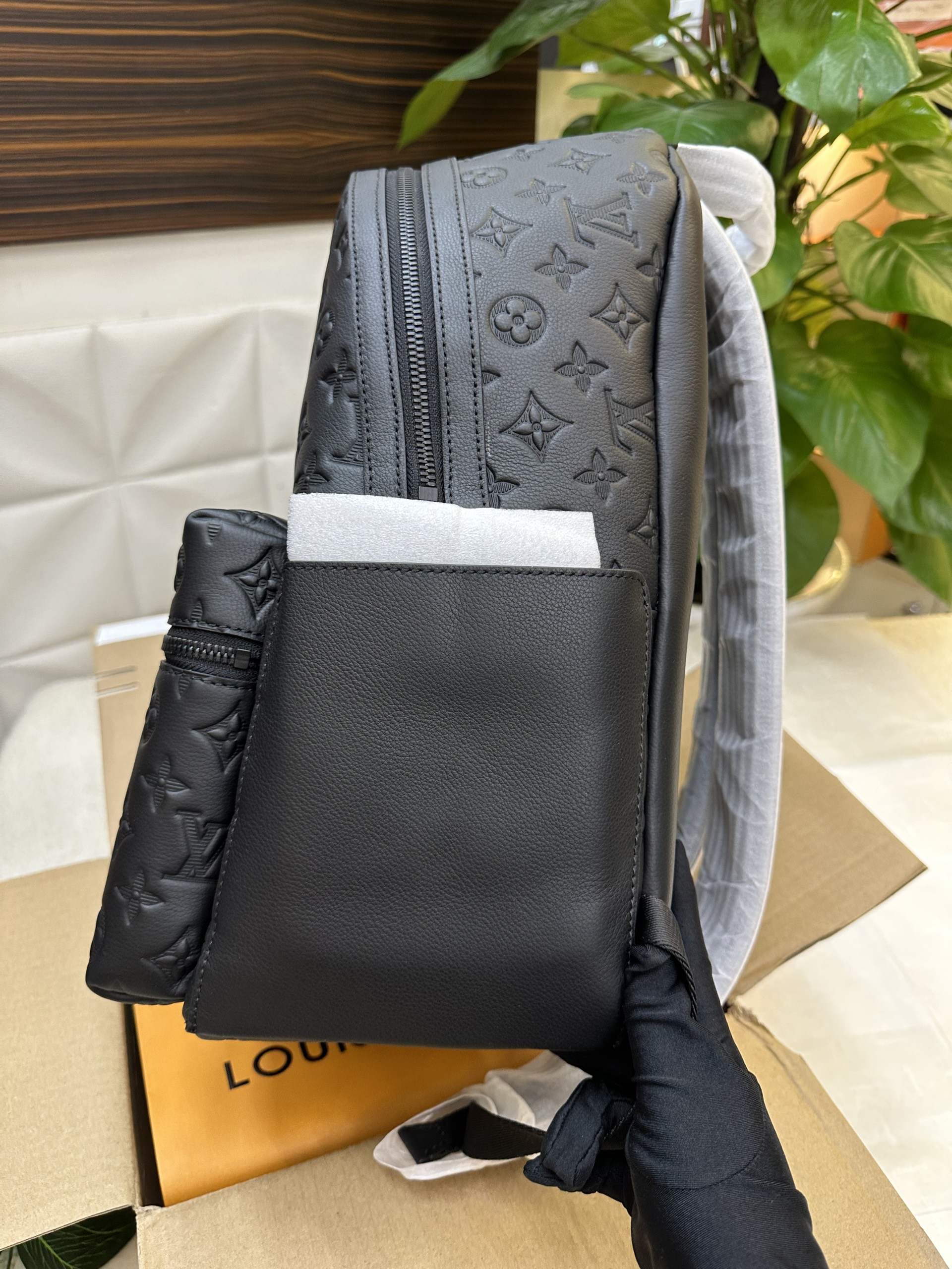 Ba Lô LV Discovery Backpack Vip Màu Đen Size 29cm M46553