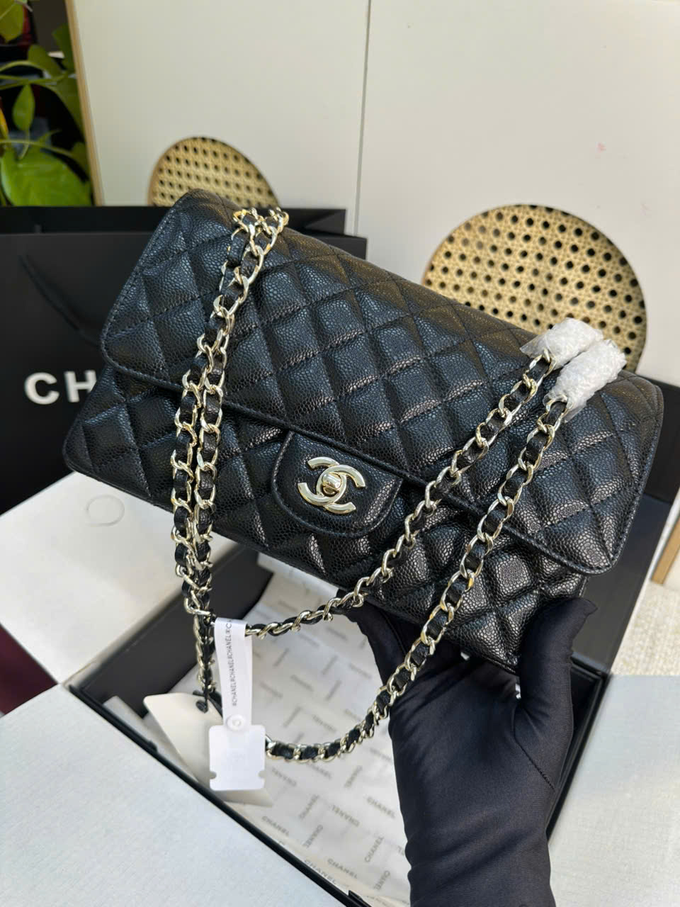 Túi Chanel Classic Flap Super Màu Đen Logo Vàng Nhạt Size 25.5cm