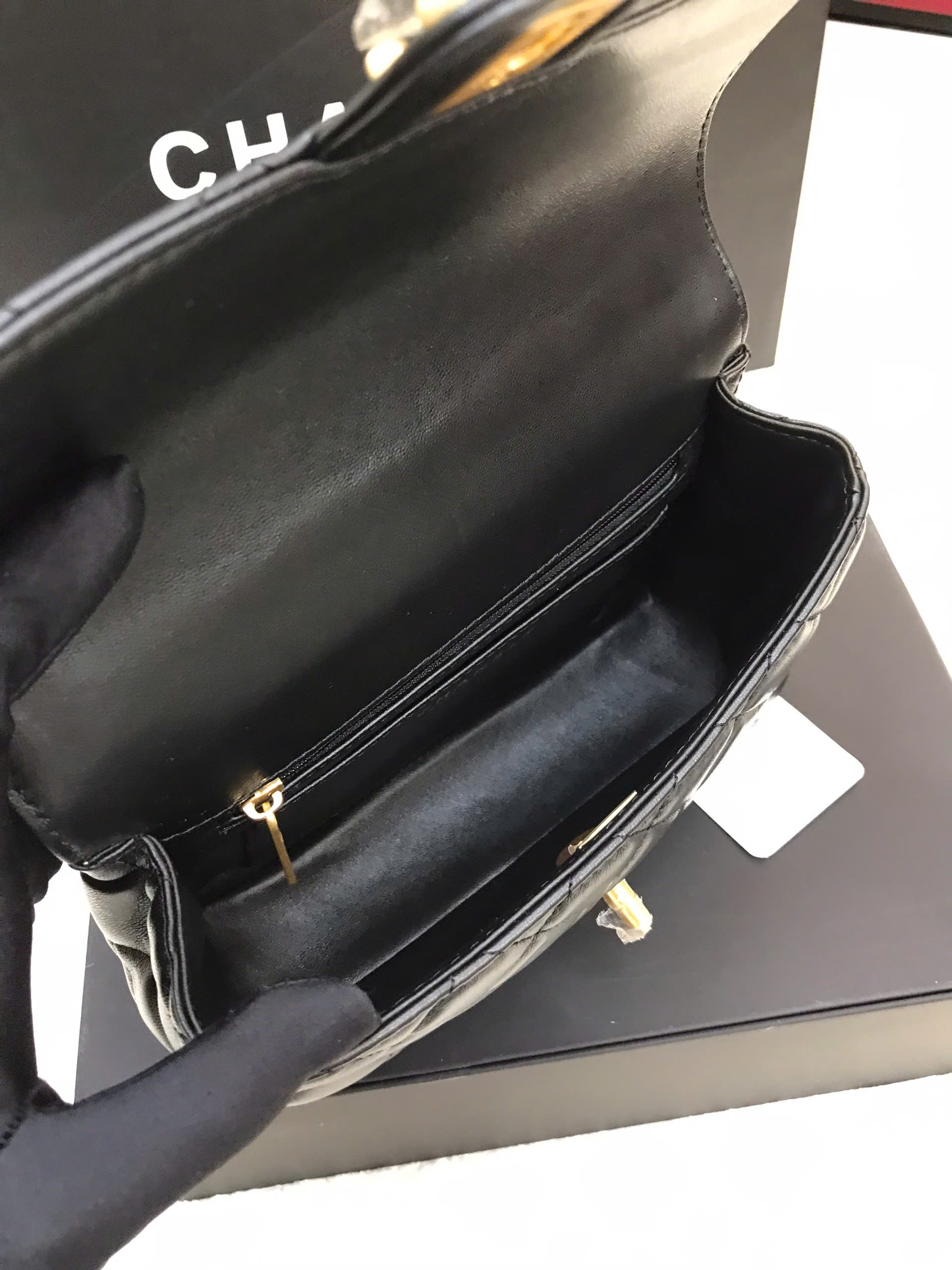 Túi Chanel Charm Black Vip Màu Đen Size 20.5cm