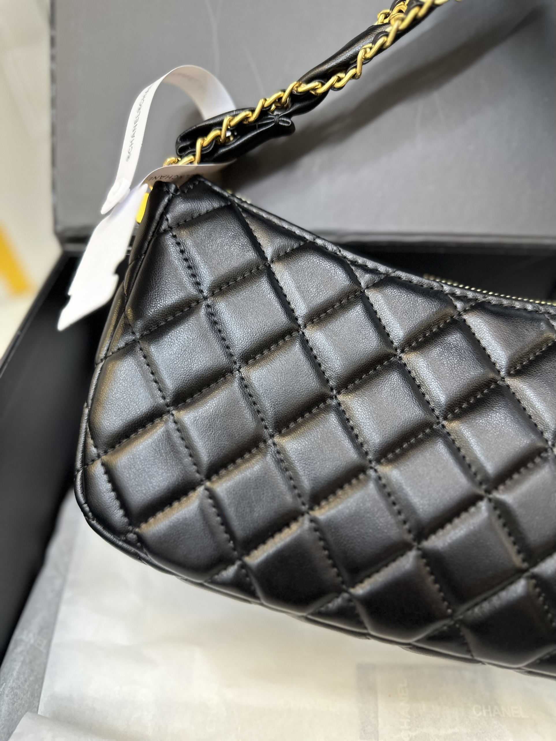 Túi Chanel 23k Màu Đen Size 26cm AS1160
