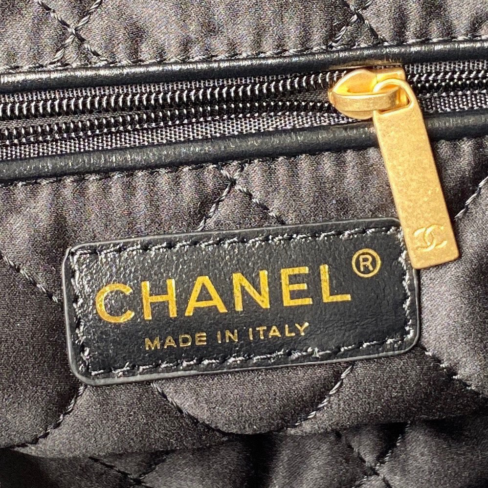 Túi Xách Chanel 22 Khóa Vàng Siêu Cấp Da Đen Size 37cm AS3260