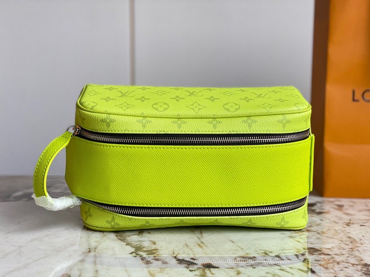 Túi Xách LV  Dopp Kit Siêu Cấp Màu Vàng neon M10144