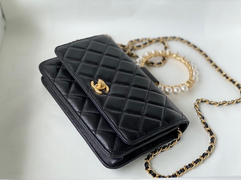 Túi Xách Chanel Quai Ngọc Trai Màu Đen Clutch Bag Chanel 2021