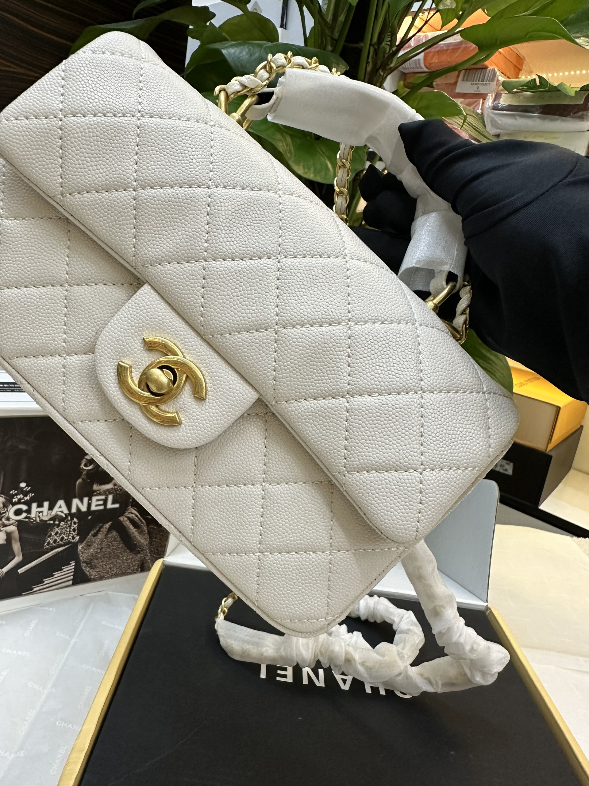 Túi Chanel Mini 8 Hadle Caviar White Super Màu Trắng Da Hạt Size 20cm