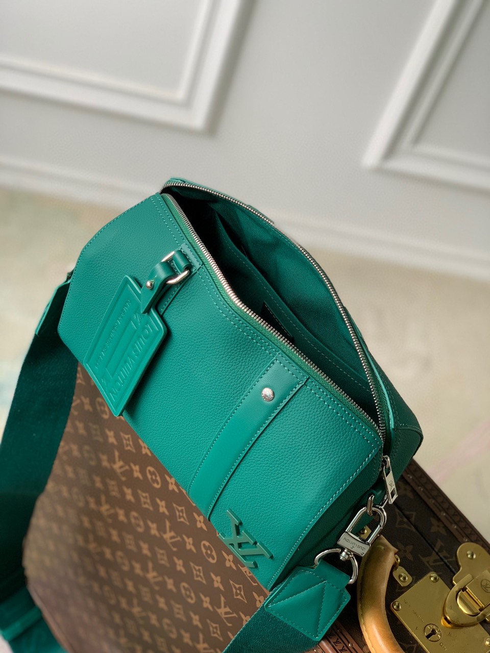 Túi LV CITY KEEPALL Màu Xanh Lá M22486