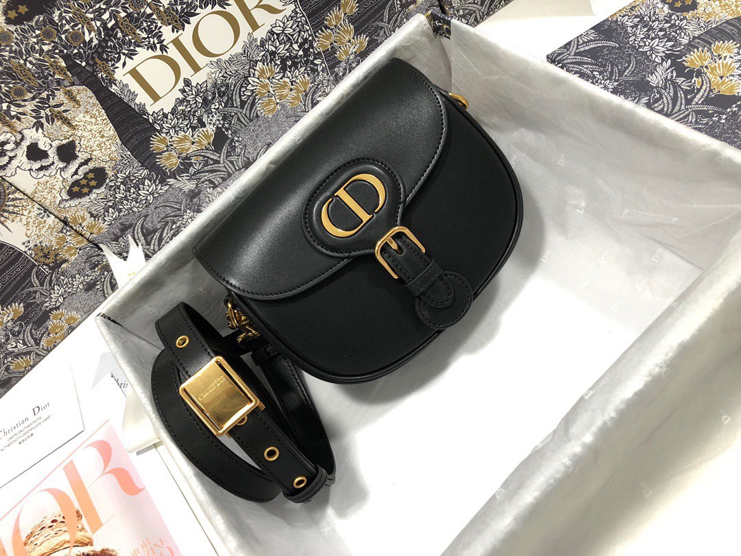 Túi Xách Dior Bobby Siêu Cấp Màu Trắng Size 22cm M9319