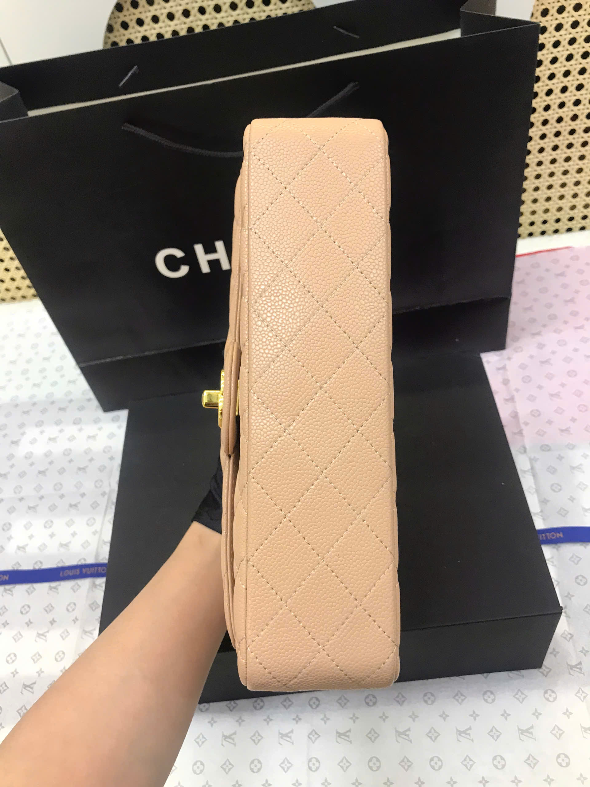 Túi Chanel Classic Flap Super Màu Be Da Hạt Khoá Vàng Size 25.5cm