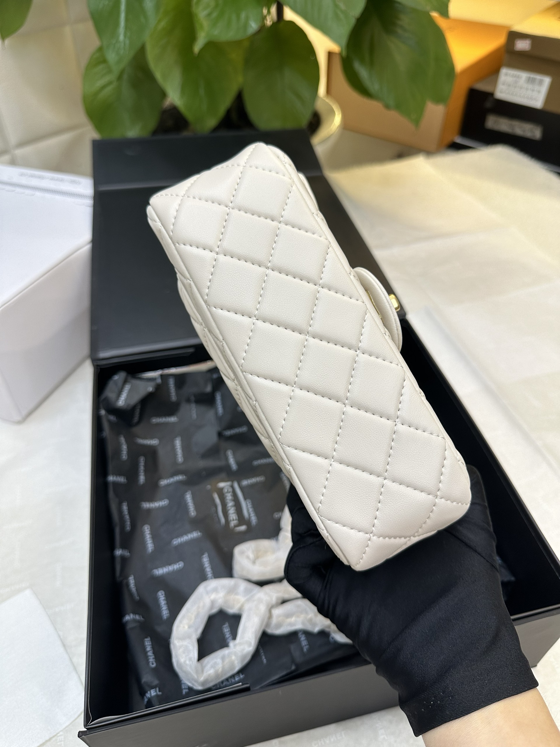 Túi Chanel Lambskin Quilted Mini CC Pearl Crush Super Màu Trắng Size 20cm