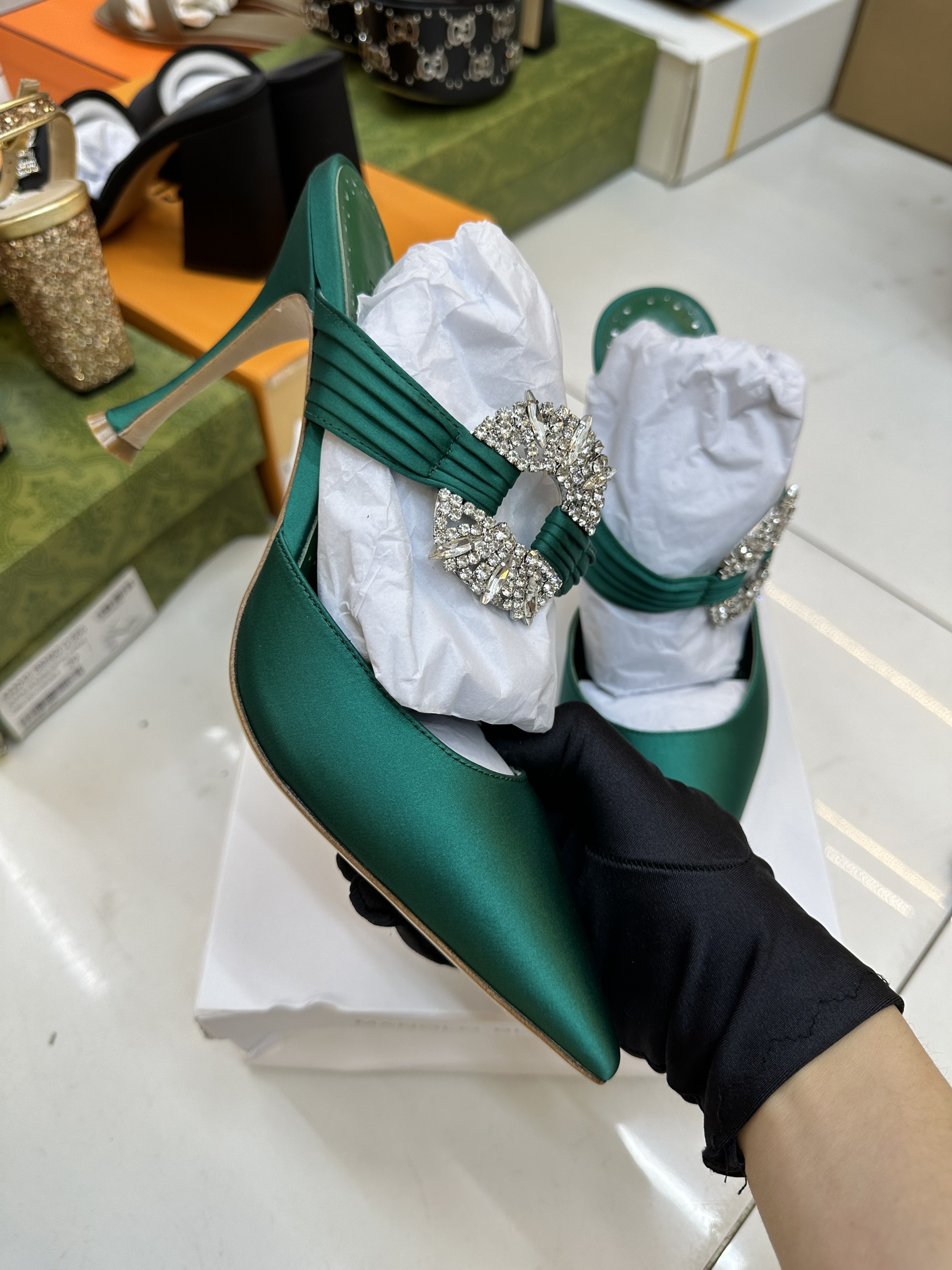 Giày Manolo Blahnk Maidugura Green Satin Embellished Buckle Mules Heels 9cm Siêu Cấp Size 39