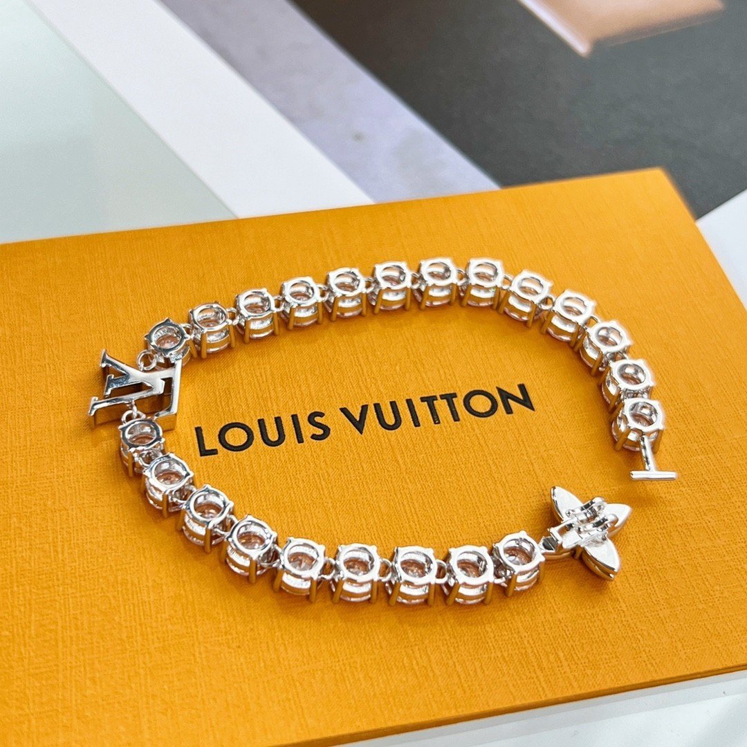 Vòng Tay Louis Vuitton Kim Cương Siêu Cấp Full Box