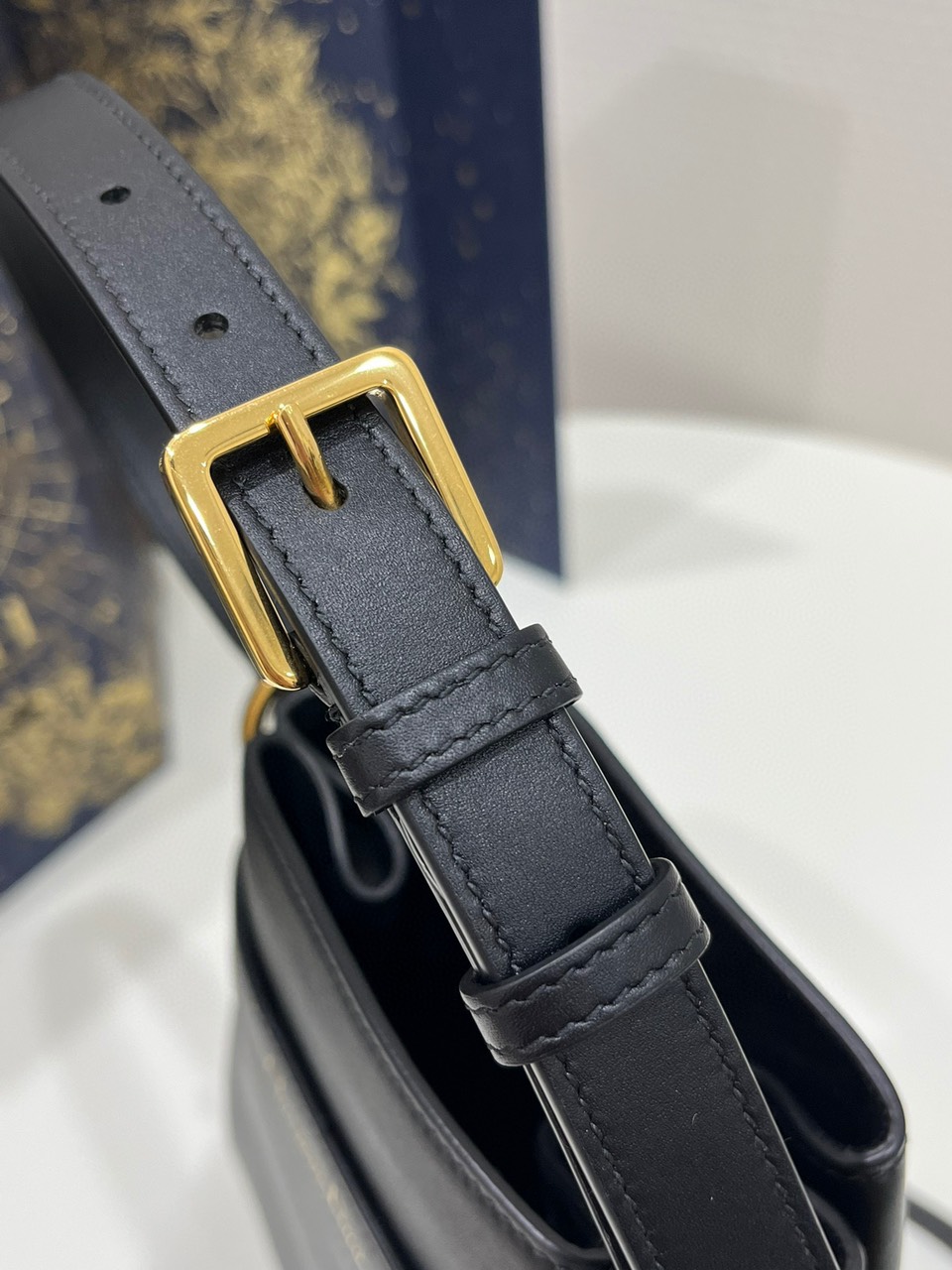 Túi Xách Dior oblique Bucket Lock Siêu Cấp Màu Đen Size 24cm