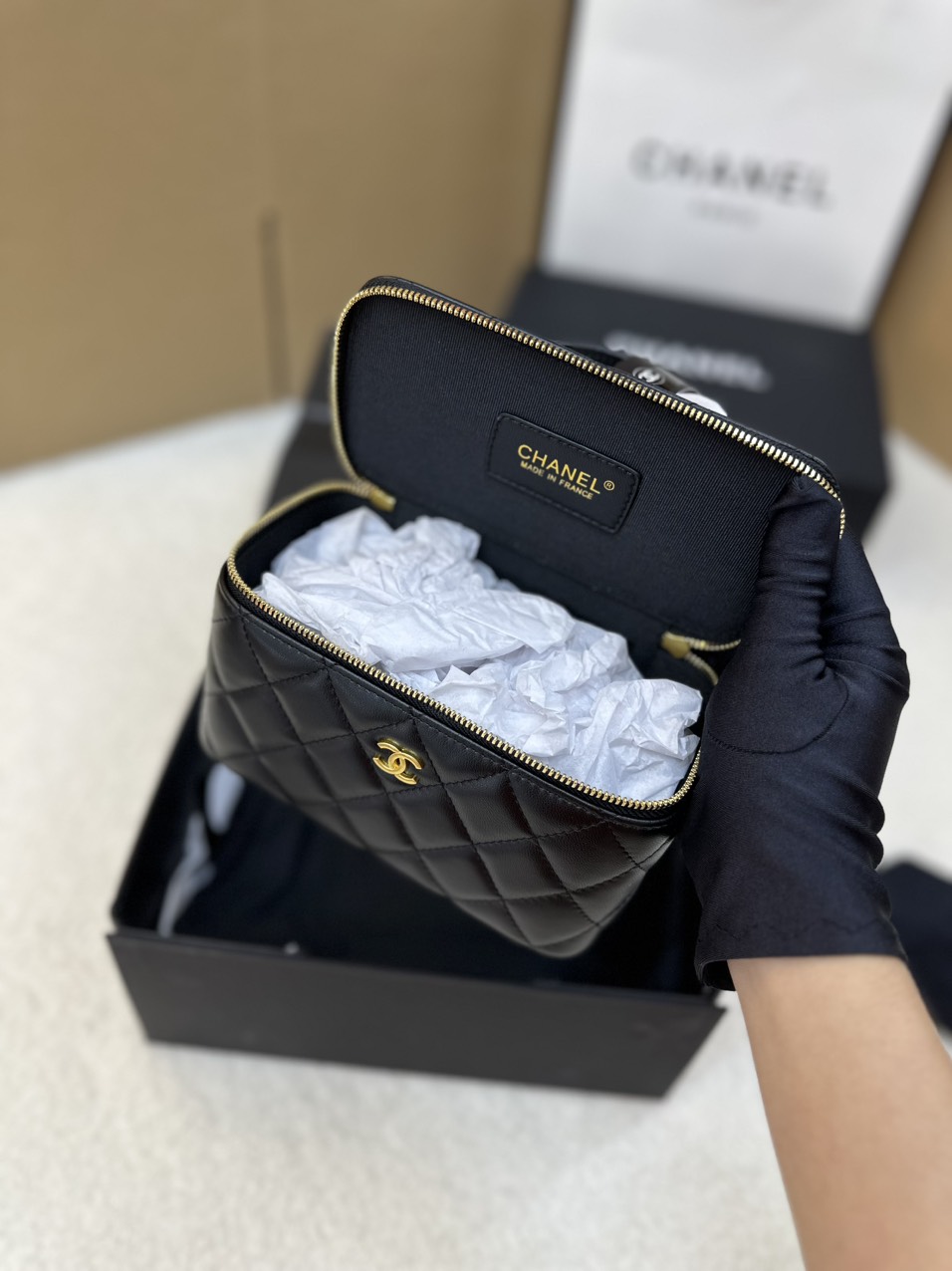 Túi đeo vai Chanel Vanity Case Matelasse Da cừu AP2199