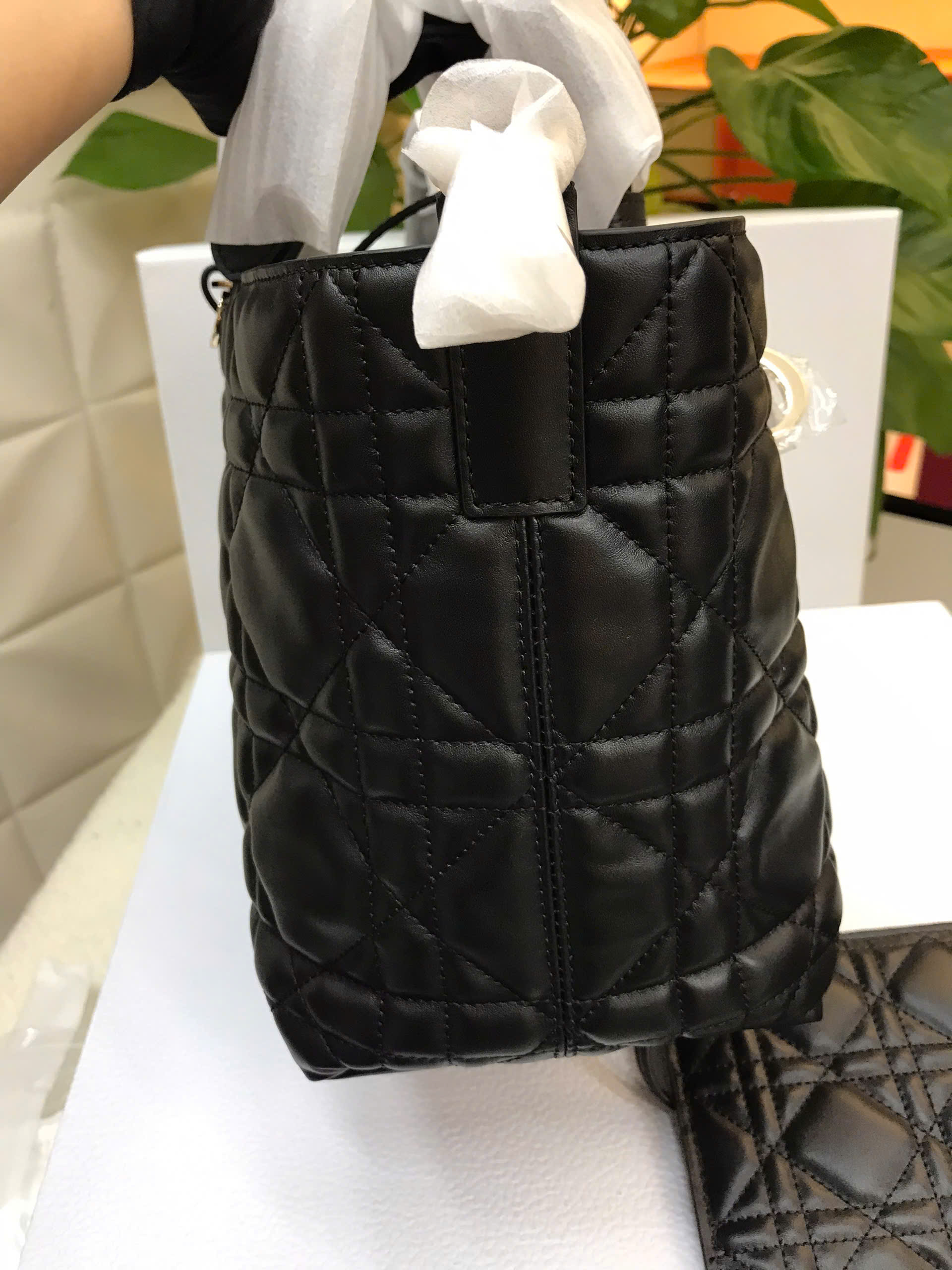 Túi Medium Dior Toujours Bag Black Macrocannage Calfskin Vip Màu Đen Size 28.5cm