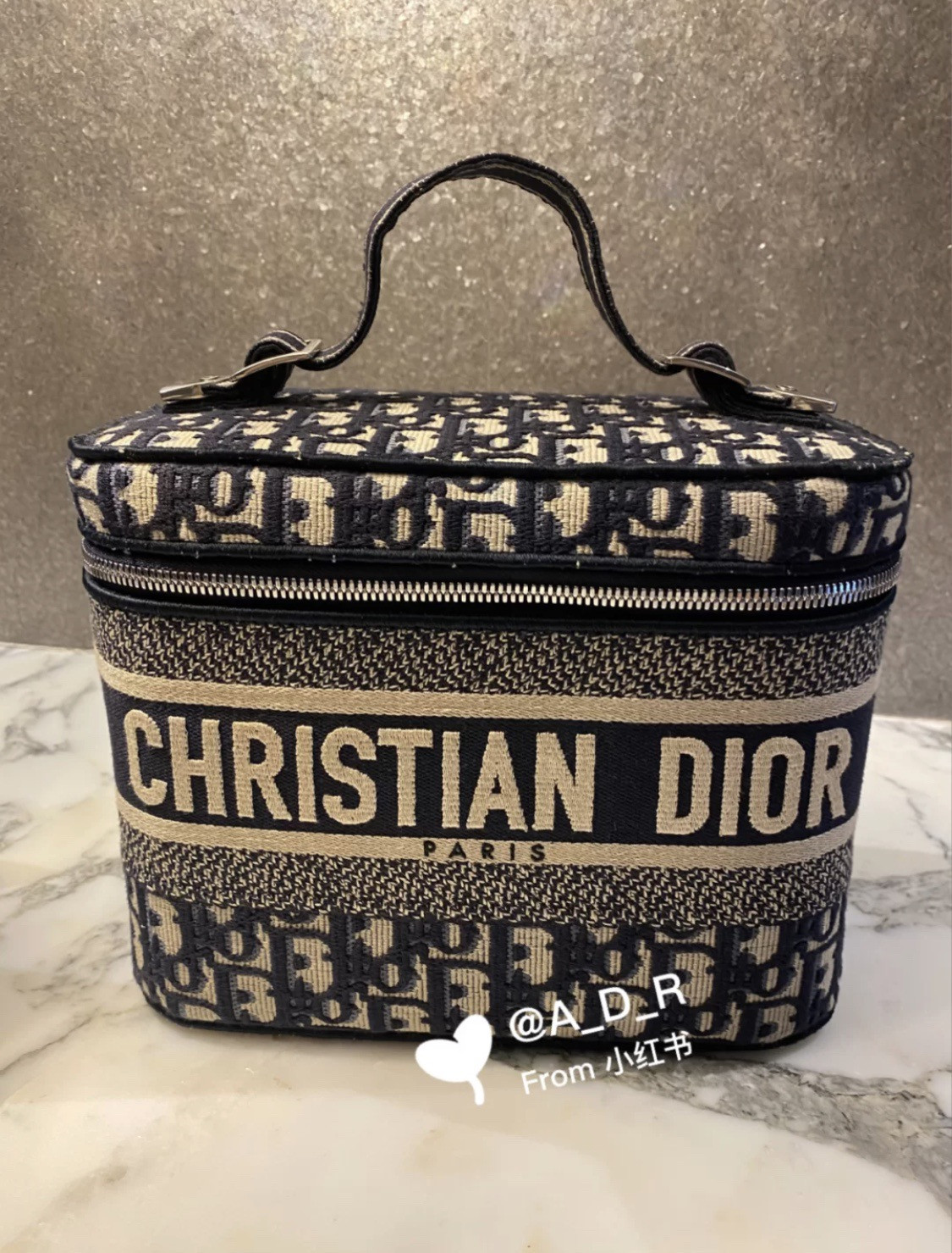 Túi Xách Dior Siêu Cấp Vanity Case Thêu Logo Màu Đen Size:25*19.5*14cm