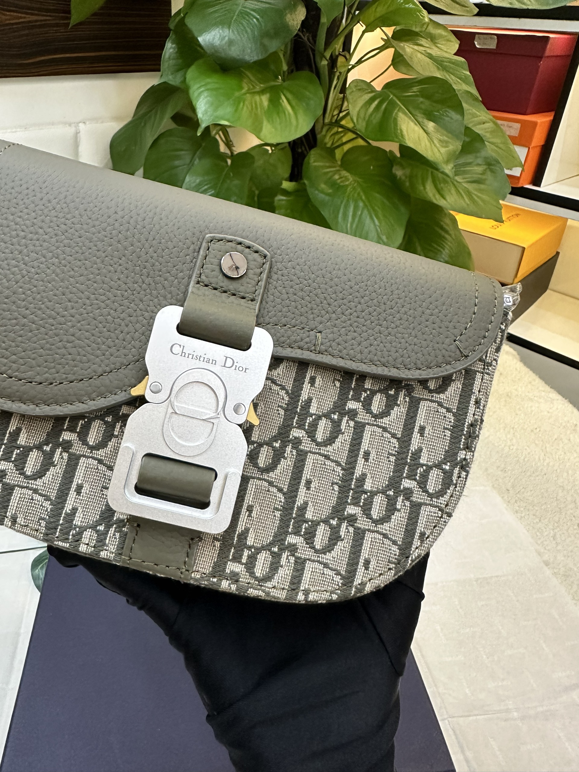 Túi Dior Mini Saddle Messenger Bag With Flap Green Siêu Cấp Size 20cm