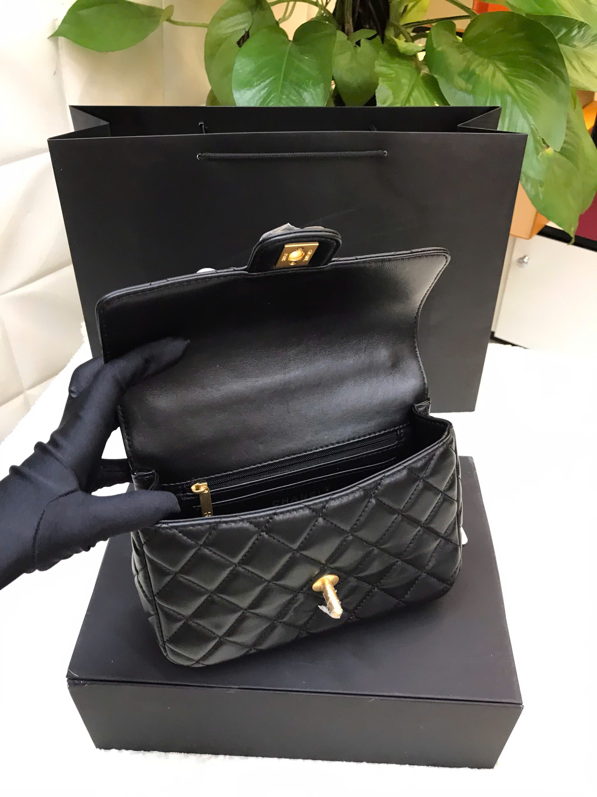 Túi Chanel Charm Black Vip Màu Đen Size 20.5cm