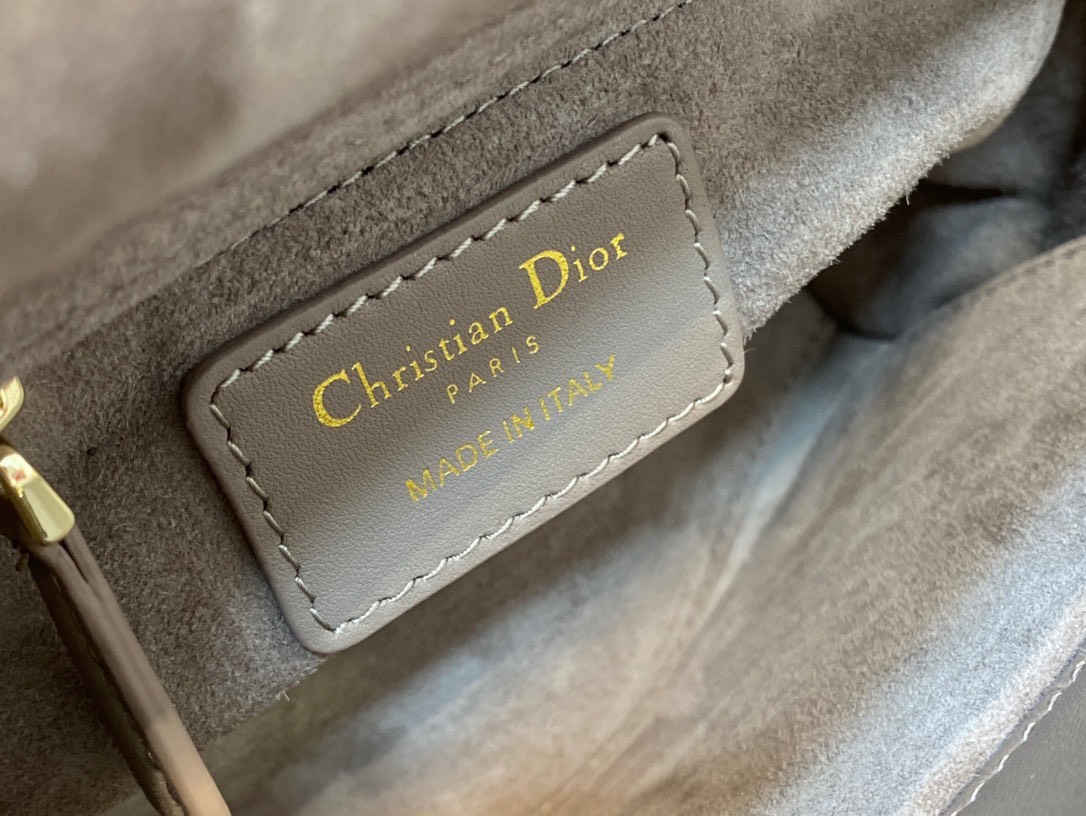 Túi Xách Dior Lady Siêu Cấp Da Lì Màu Kem Size 20cm