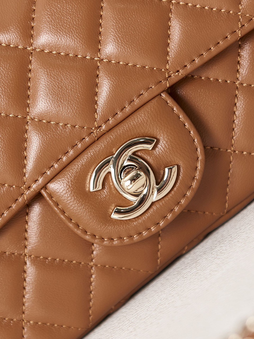 Túi Chanel CF Kim Cương Siêu Cấp Màu Nâu Size 20cm