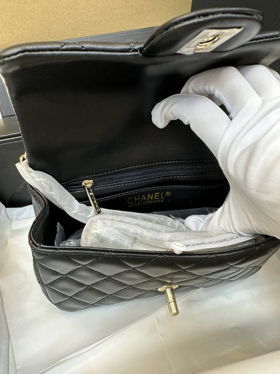 Túi Xách Chanel Classic Nắp Gập Có Quai Xách Màu Đen Size 25cm