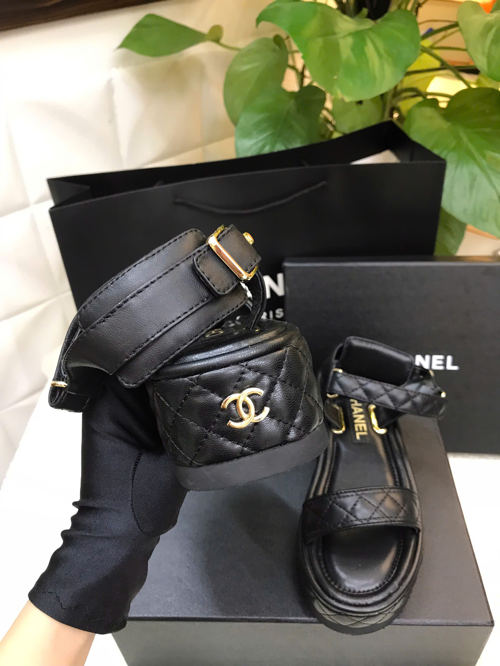 Giày Chanel Black Suede Sandals Siêu Cấp Màu Đen Size 37