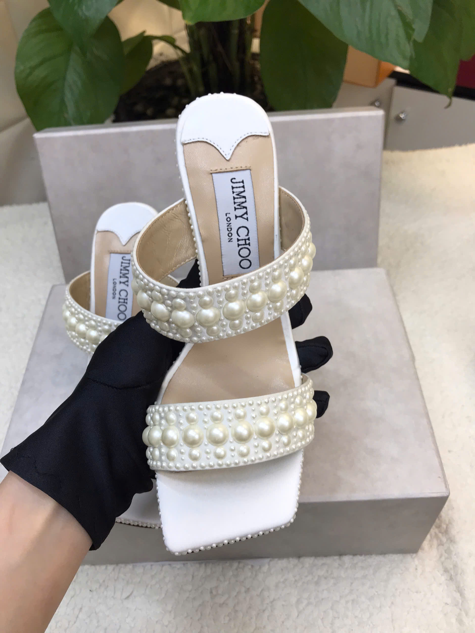 Giày Jimmy Choo Sacoria 85 White Satin Wedge Sandals with All-Over Pearls Siêu Cấp Size 35