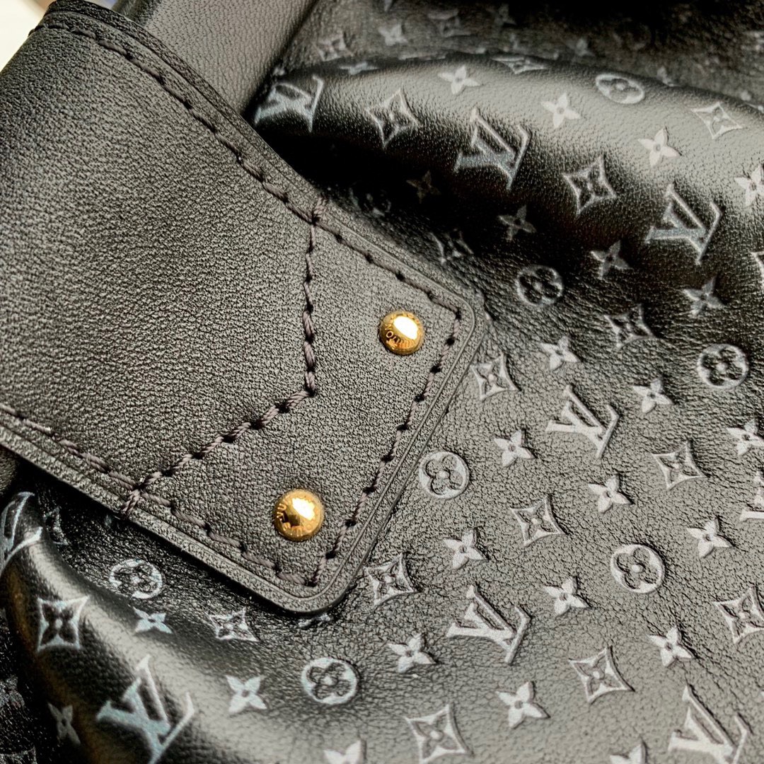 Túi Xách LV Monogram Clutch Vip Màu Đen Size 28cm M22325